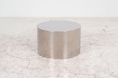 Table d'appoint sur mesure en métal poli, de style Brueton, 1980