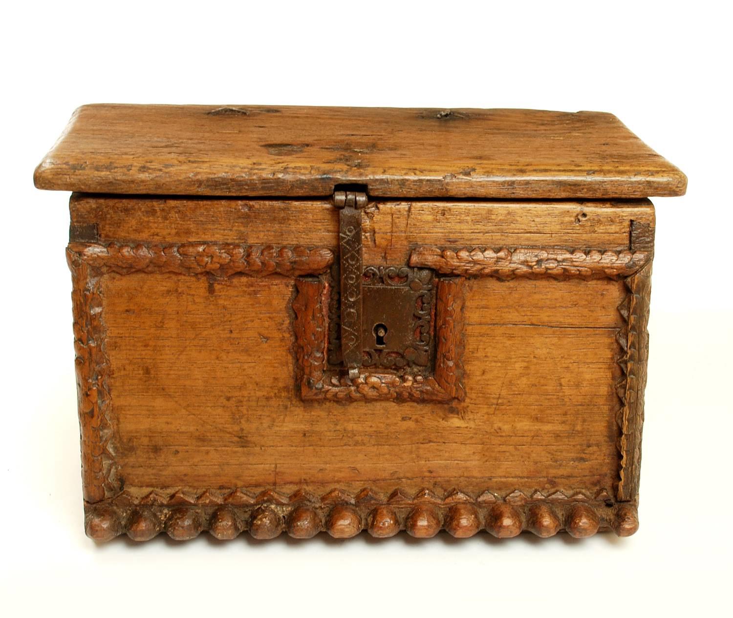 18th Century Spanish Colonial 'Escribania' or 'Document Box' For Sale 5
