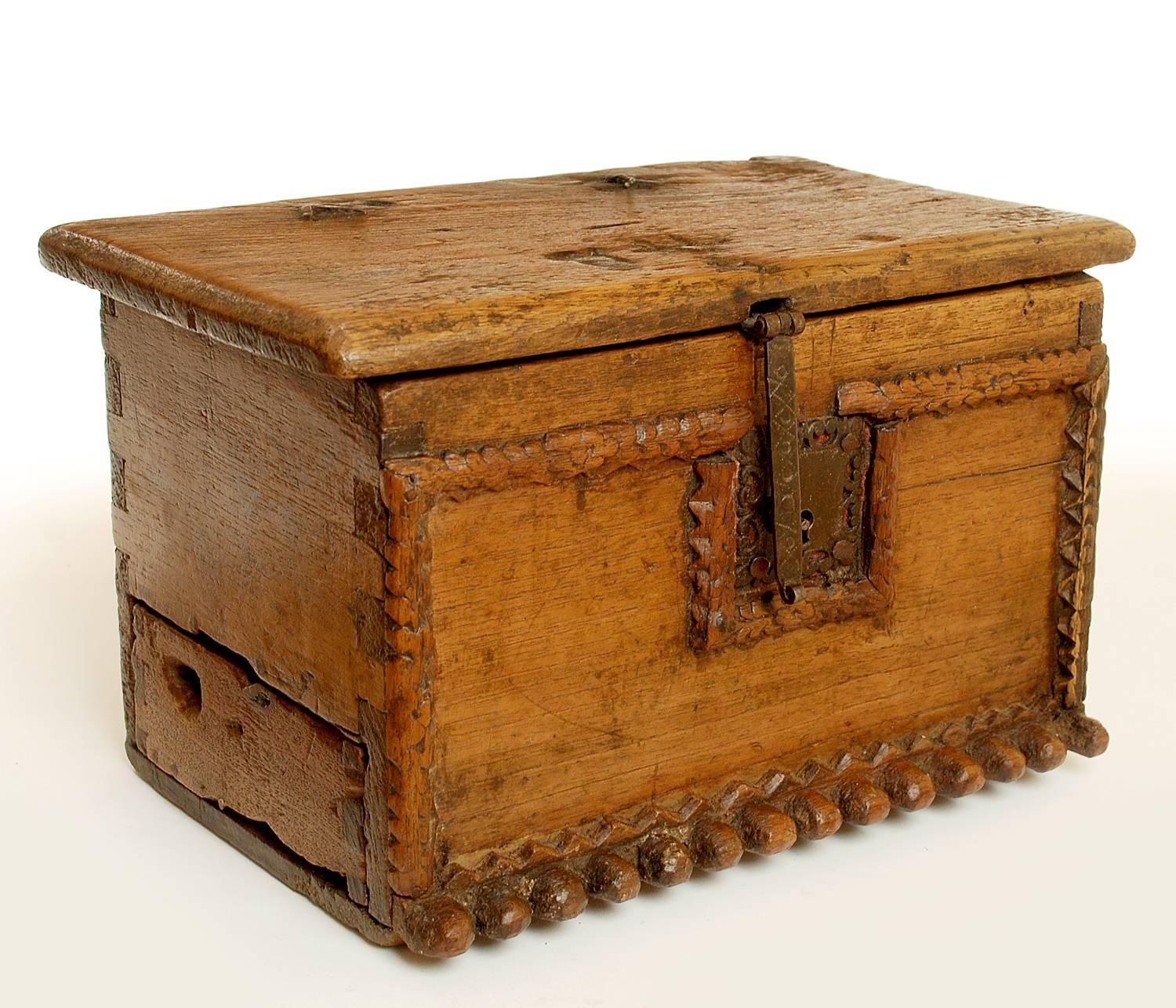18th Century Spanish Colonial 'Escribania' or 'Document Box' For Sale 1