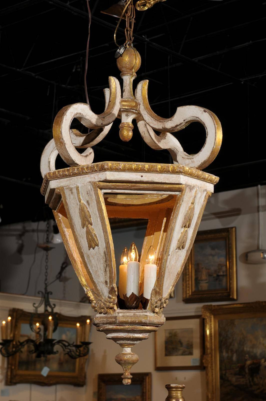  Italian Baroque Style 19th Century White and Gold Hanging Lanterns For Sale 4