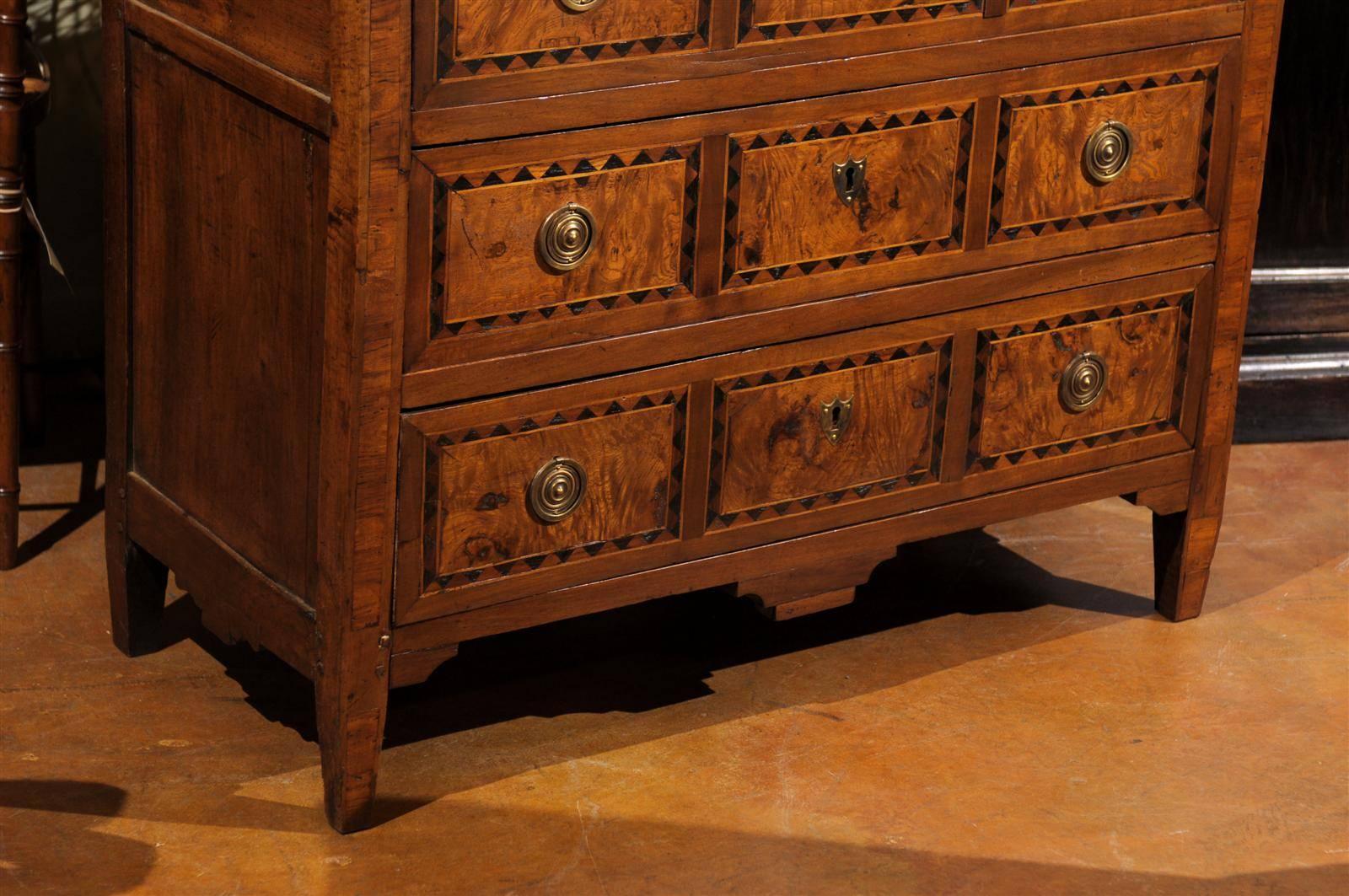 Mid to Late 19th Century Burl Walnut Commode In Excellent Condition In Atlanta, GA