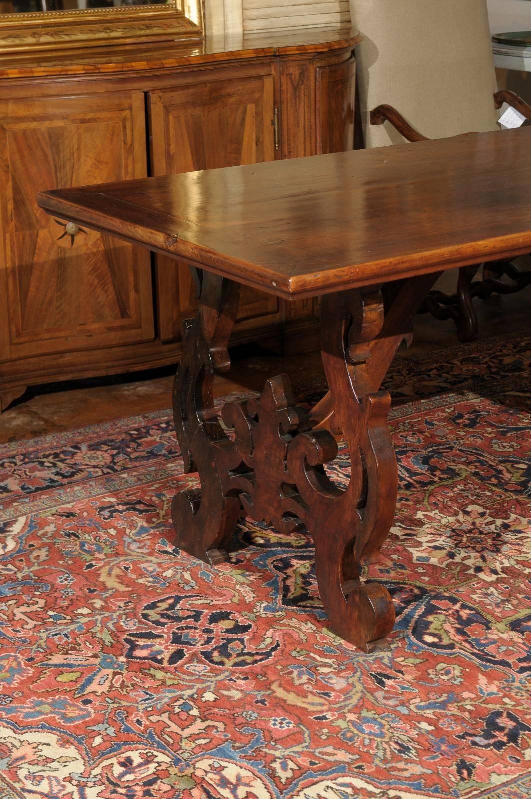 Italian 1820s Baroque Style Walnut Dining Table with Lyre-Shaped Legs 1