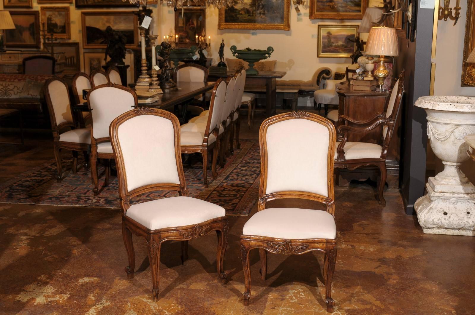 Set of 12 Italian Louis XV Style Upholstered Chairs with Rocailles, circa 1880 In Excellent Condition In Atlanta, GA