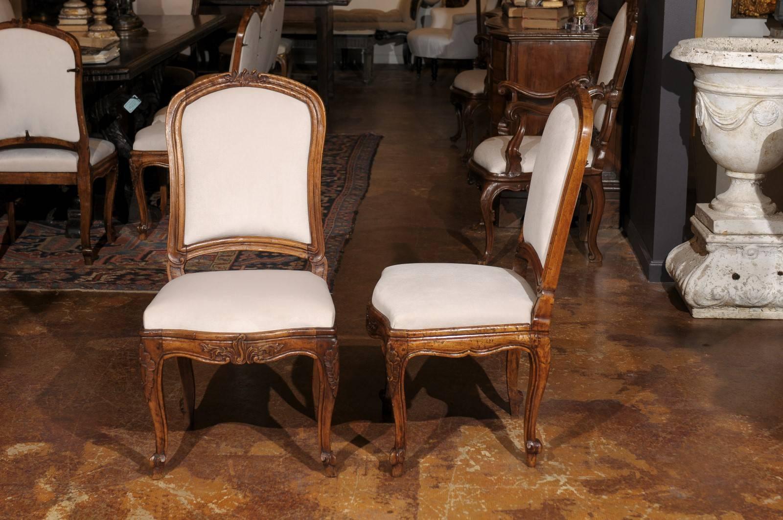 19th Century Set of 12 Italian Louis XV Style Upholstered Chairs with Rocailles, circa 1880