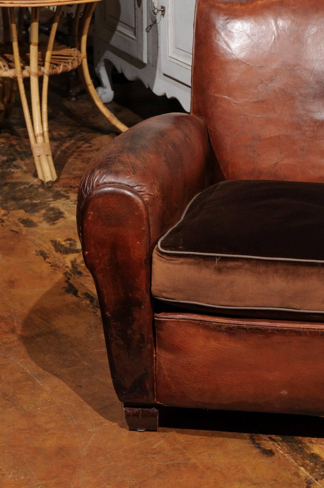 Pair of French Leather Club Chairs with Brown Velvet Seat Cushions, circa 1910 For Sale 1
