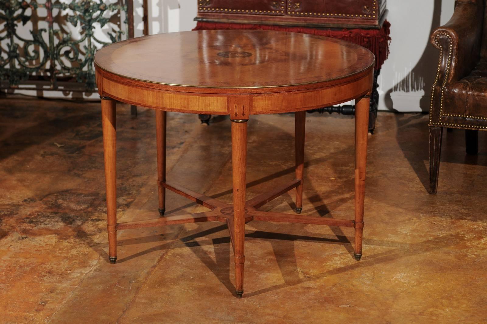 French 1880s Round Burl Walnut Inlaid Table with Star-Shaped Cross Stretcher 2