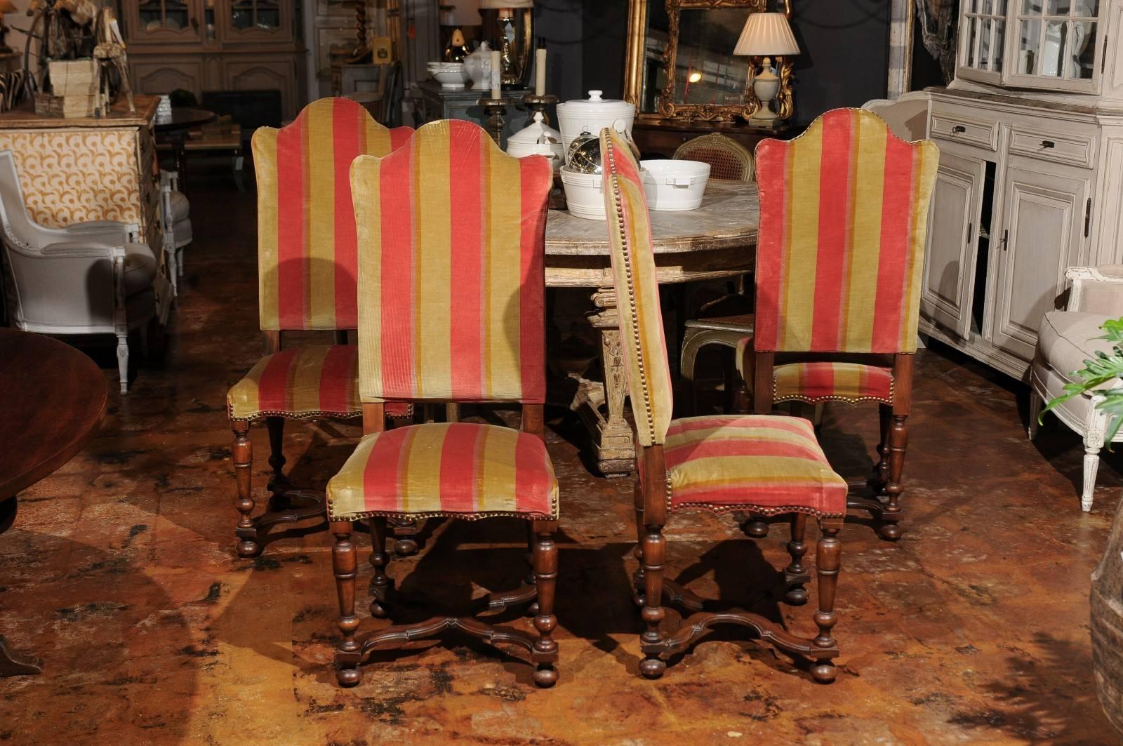19th Century Set of Four Italian 1880s Tall Camelback Dining Chairs with X-Form Stretcher