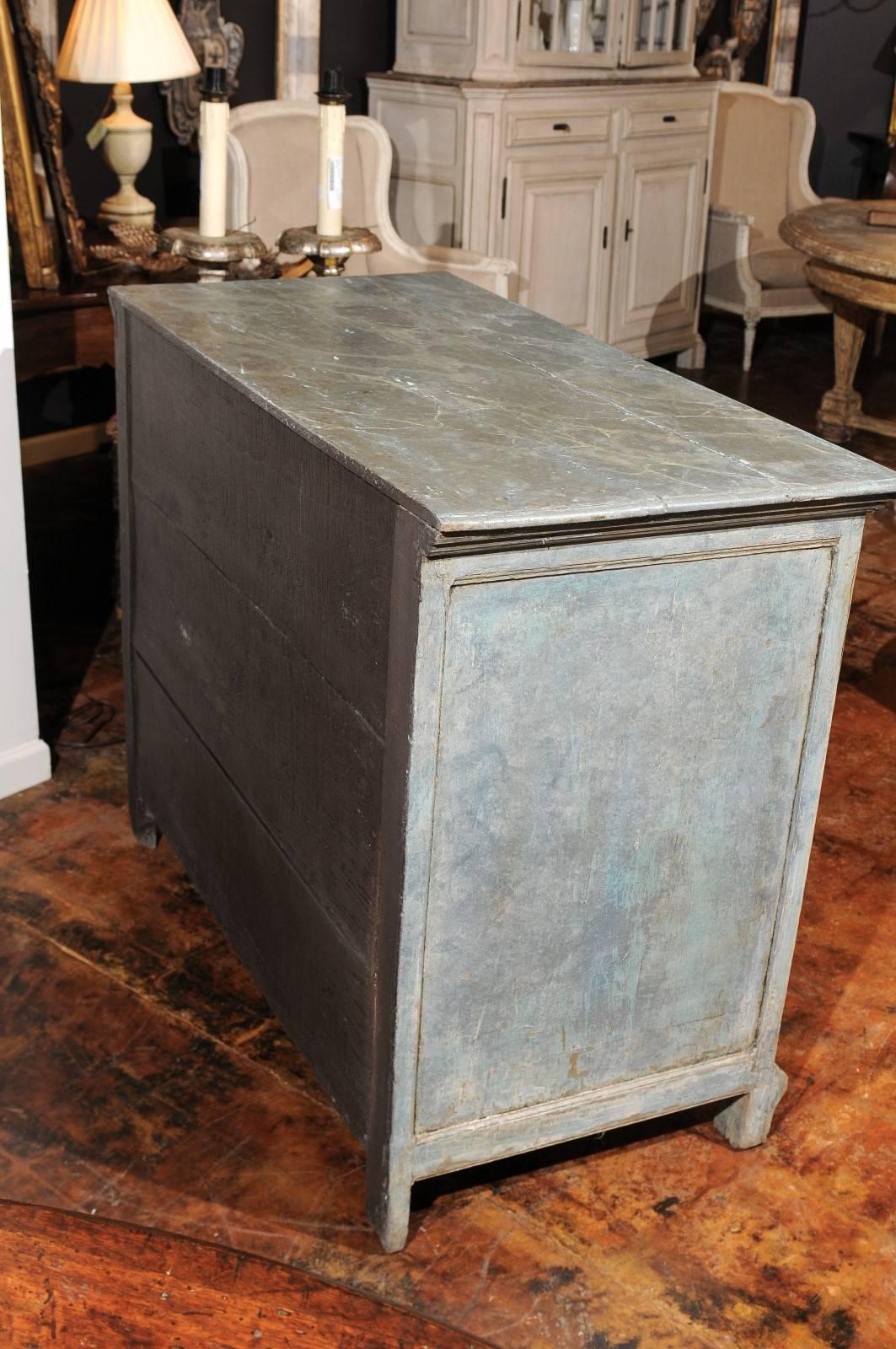 Swedish 1820s Neoclassical Blue Painted Pine Three-Drawer Chest with Corbel Feet 6