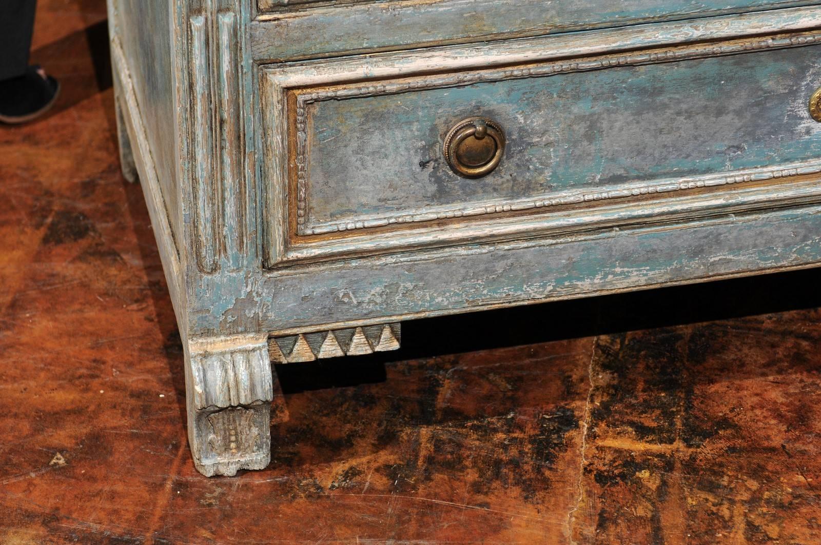Swedish 1820s Neoclassical Blue Painted Pine Three-Drawer Chest with Corbel Feet 5
