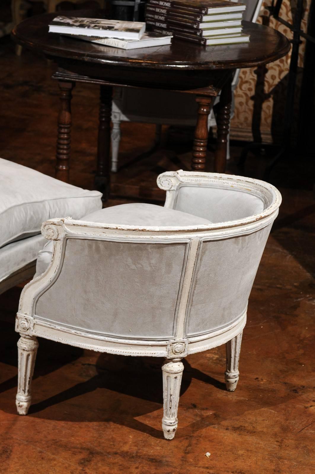 19th Century French 1880s Louis XVI Style Painted Duchesse Brisée with Light Grey Upholstery