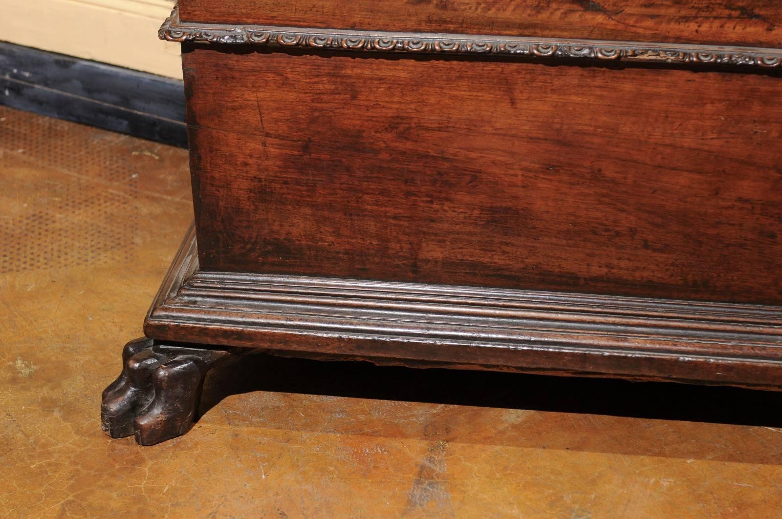 Italian Early 19th Century Wooden Cassone Chest with Family Crest and Paw Feet 5