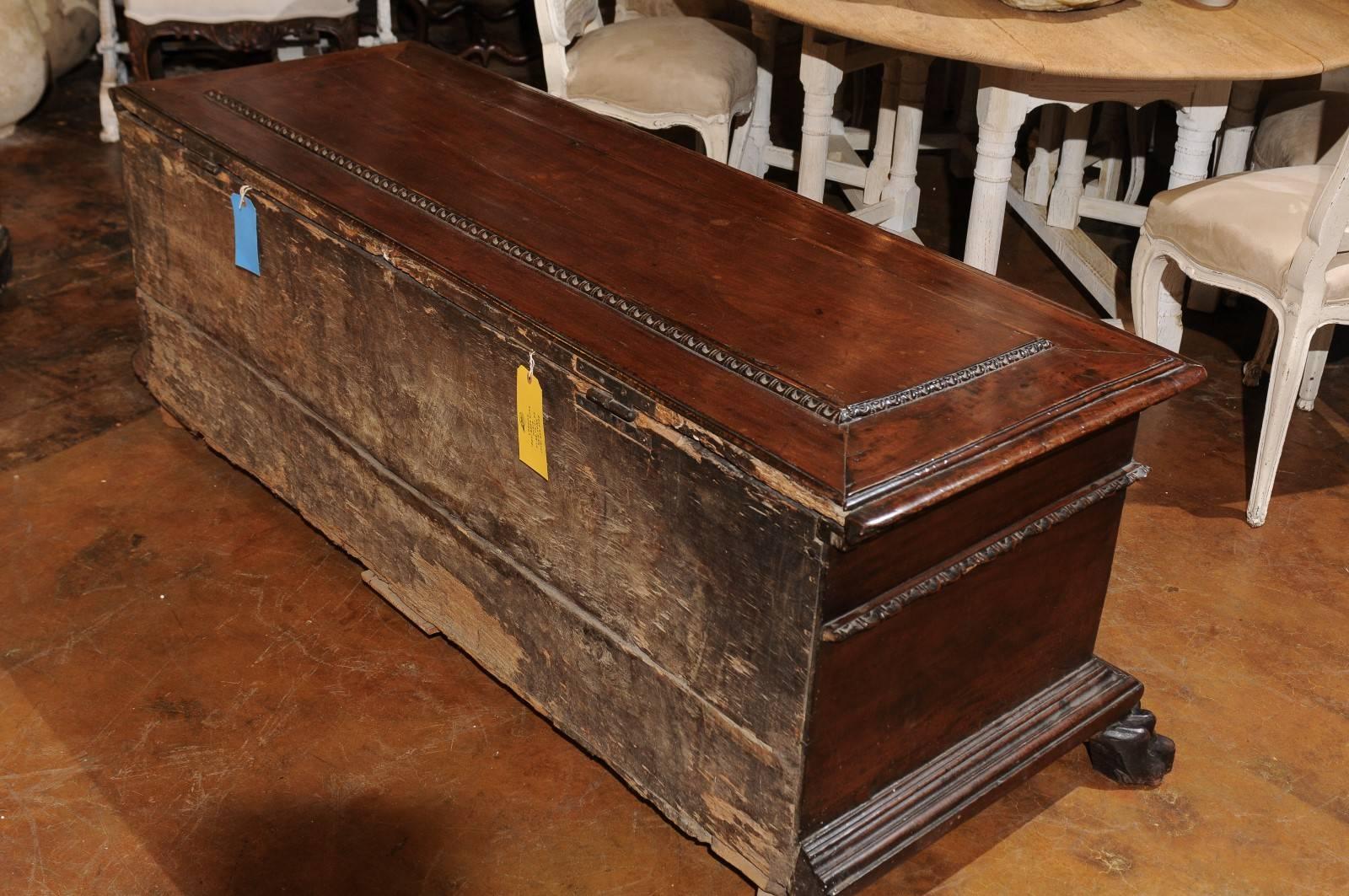 Italian Early 19th Century Wooden Cassone Chest with Family Crest and Paw Feet 7