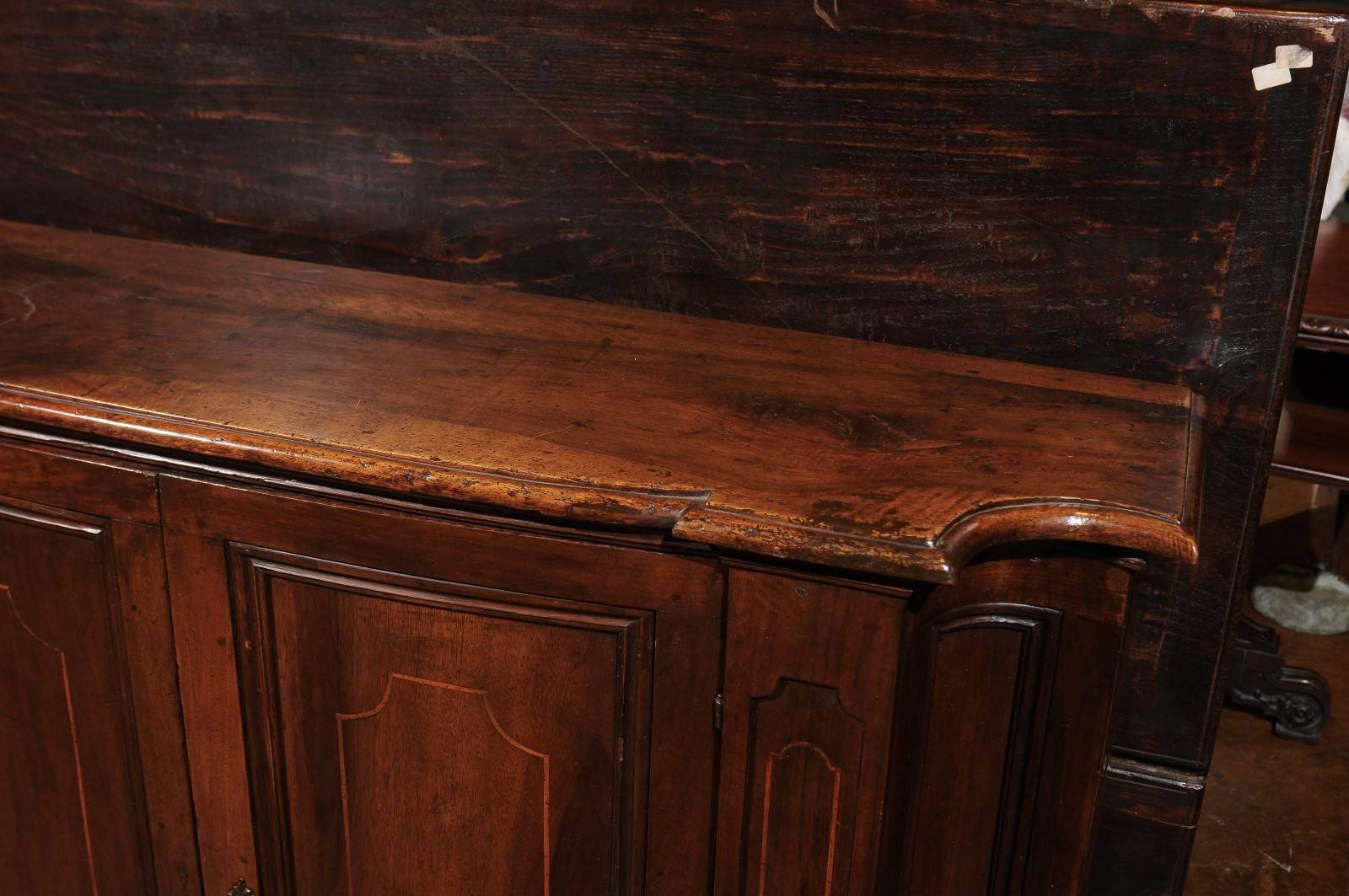 Italian 1880s Mahogany Buffet with Banded Inlay, Curved Sides and Molded Plinth 2