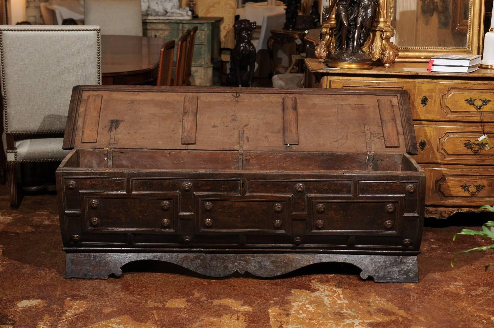 Early 18th Century Italian Hand-Carved Walnut Cassone Chest from Siena For Sale 3