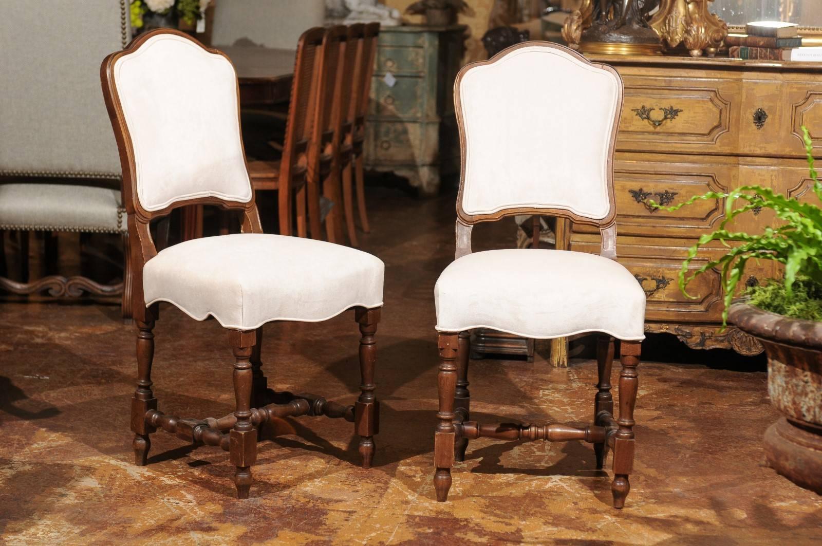 Set of Ten French Chaises à La Reine with Turned Legs with New Upholstery, 1880s In Good Condition In Atlanta, GA
