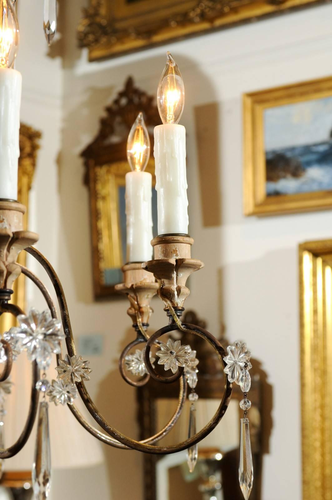 Italian Eight-Light Carved Wood and Gilt Metal Chandelier with Central Column 4