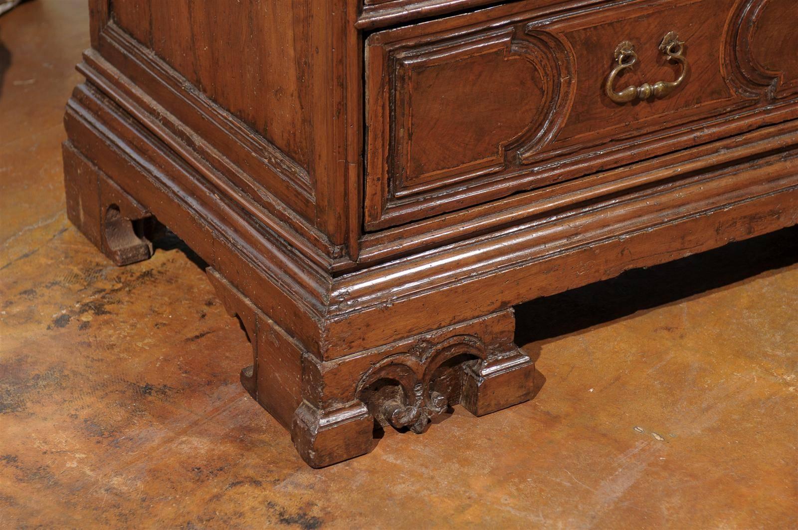 Tall Italian 1790s Three-Drawer Commode With Cartouches and Bracket Feet. 3