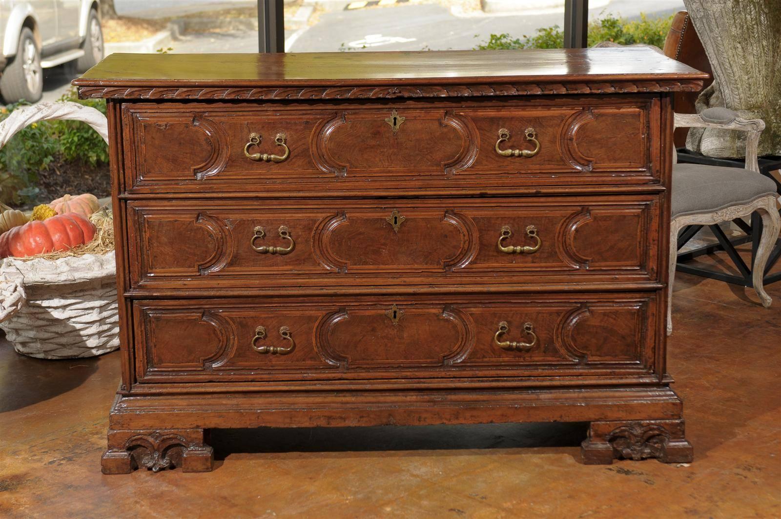 Tall Italian 1790s Three-Drawer Commode With Cartouches and Bracket Feet. 2