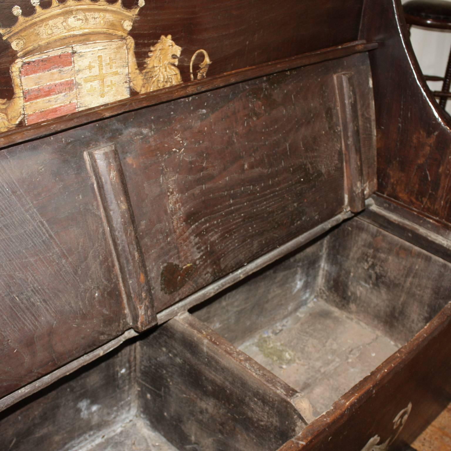 Italian Wooden Hall Bench with Painted Coat of Arms and Hinged Seat Circa 1800 3