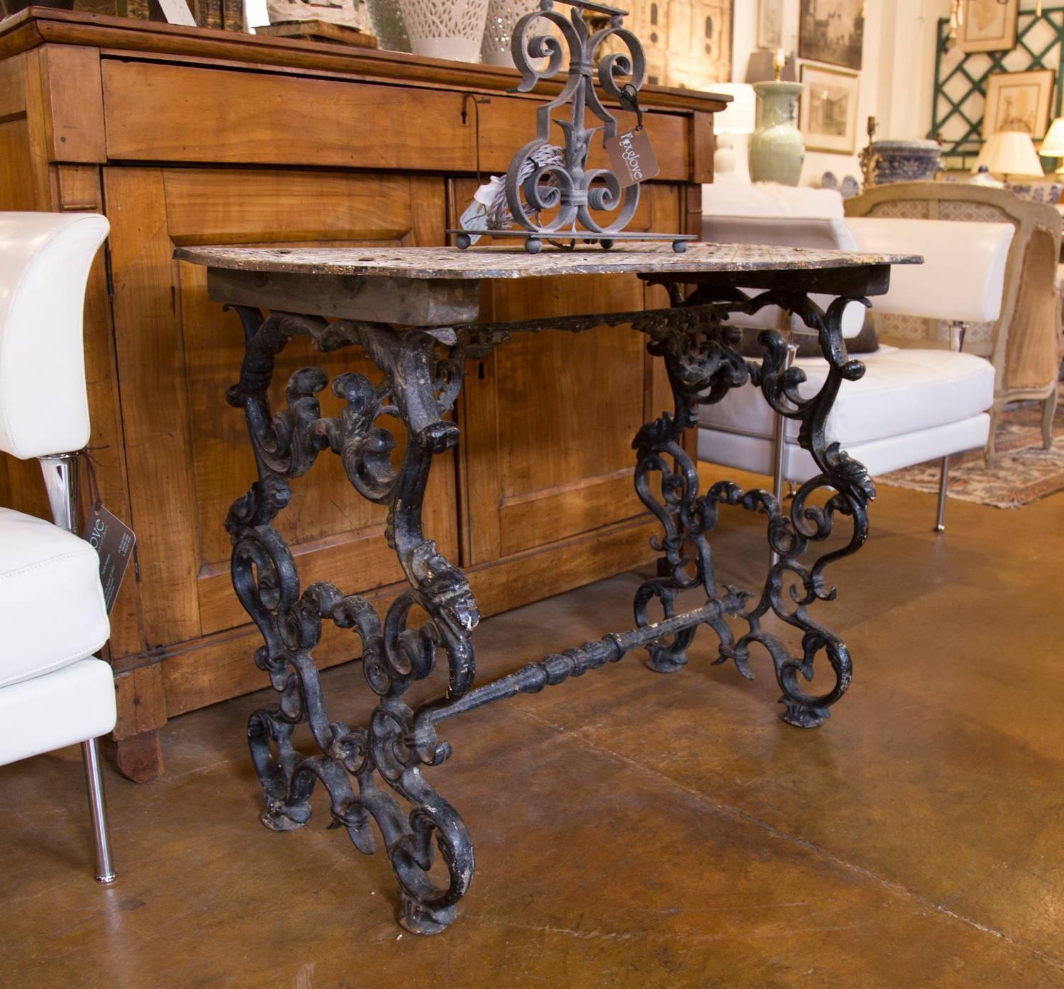 French Wrought Iron Side Table with Cruciform Pierced Top and Intricate Base In Good Condition In Atlanta, GA