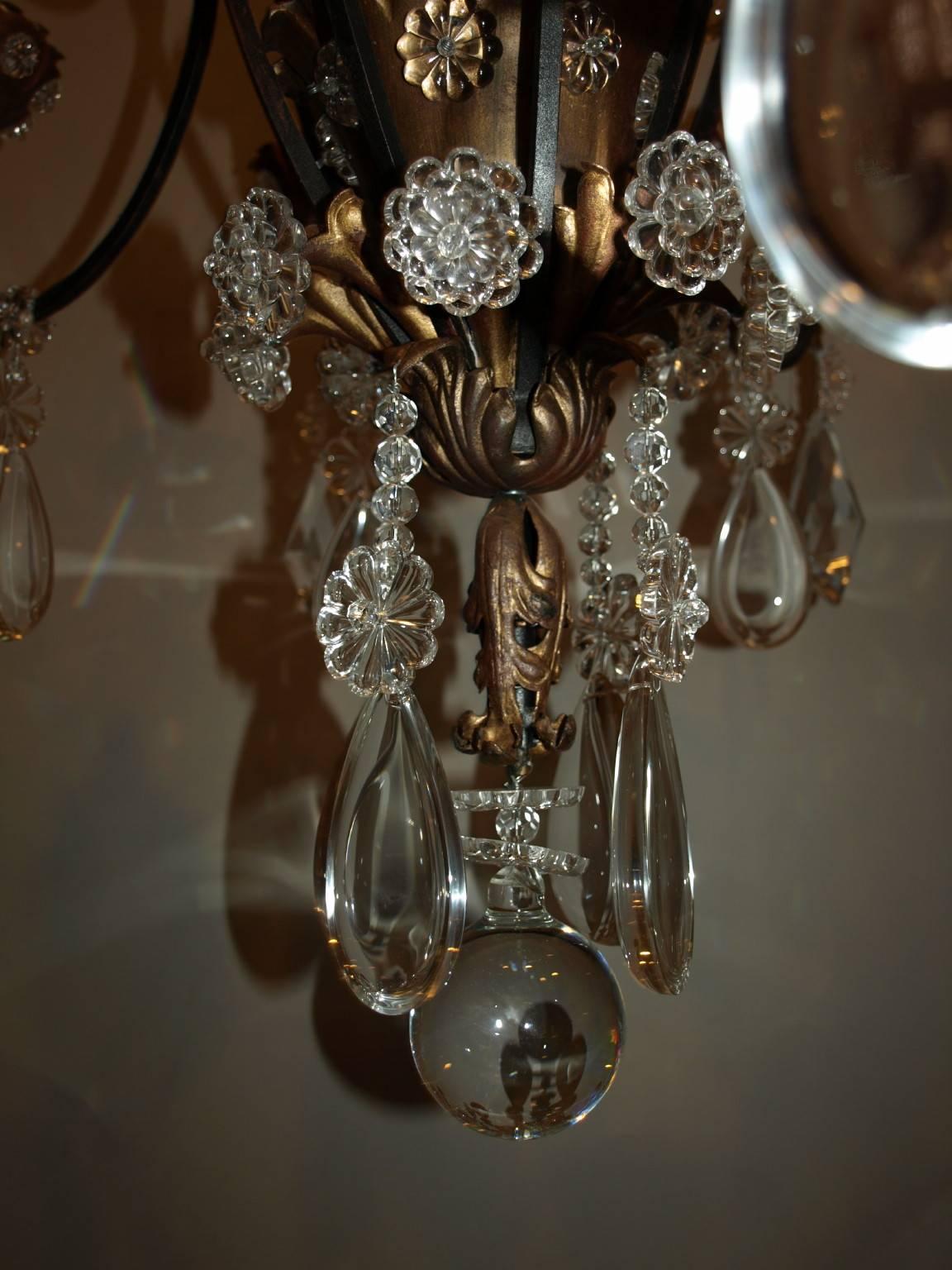 Lustre ancien Lustre en fer et cristal en vente 3