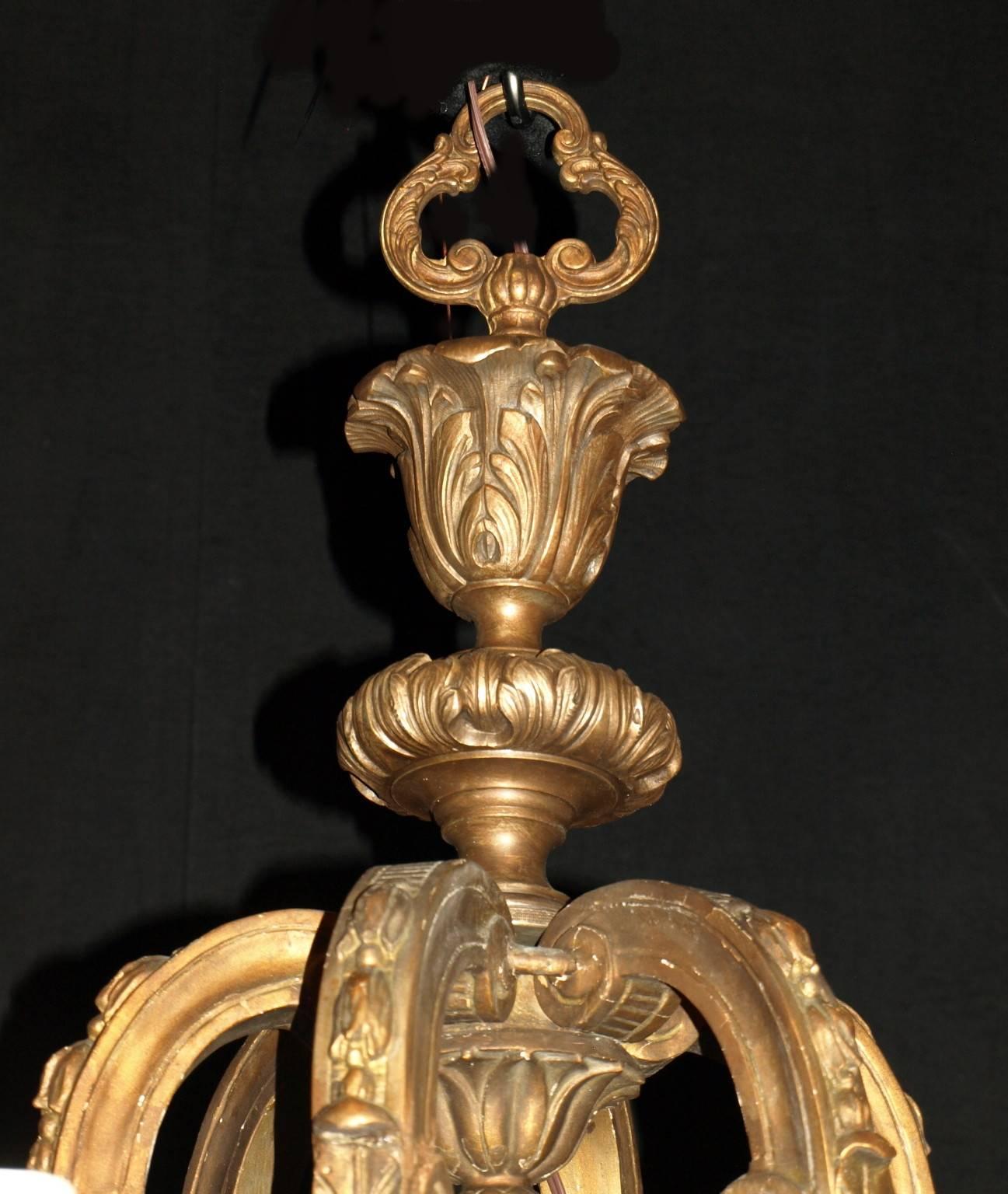 Dorato Lampadario antico Giltwood in vendita