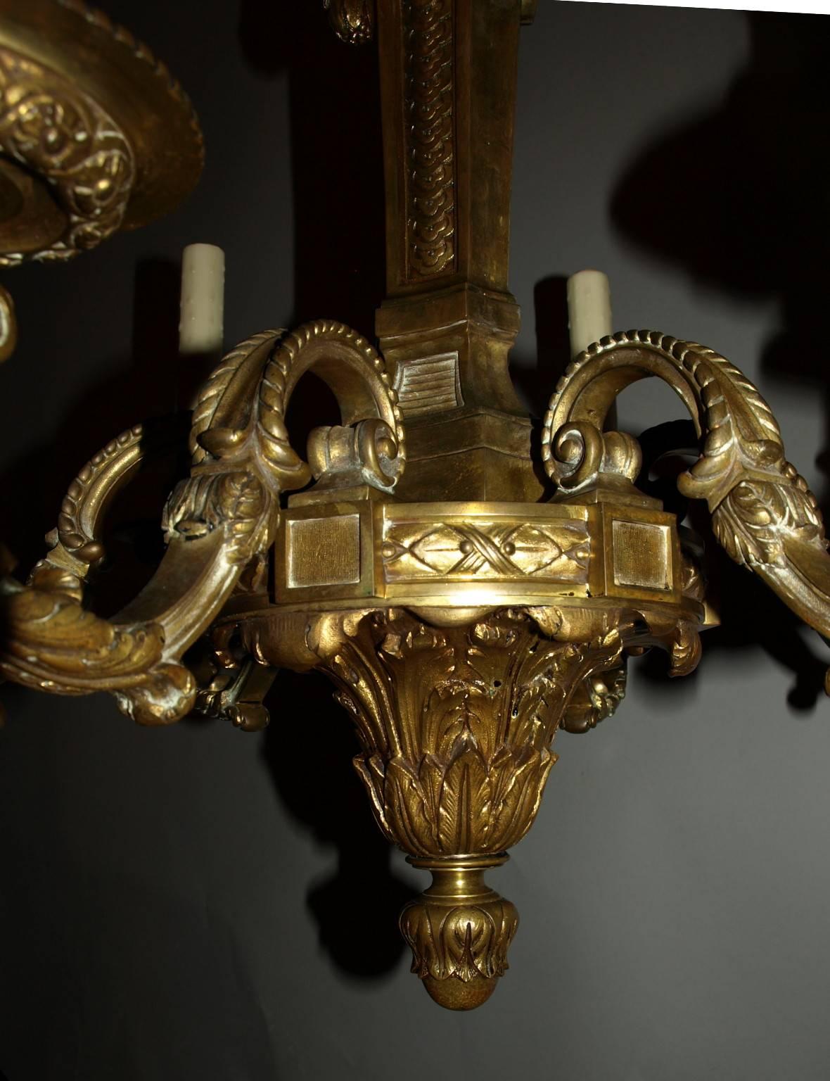 Antiker antiker Kronleuchter im Louis-XVI-Stil (Louis XVI.) im Angebot