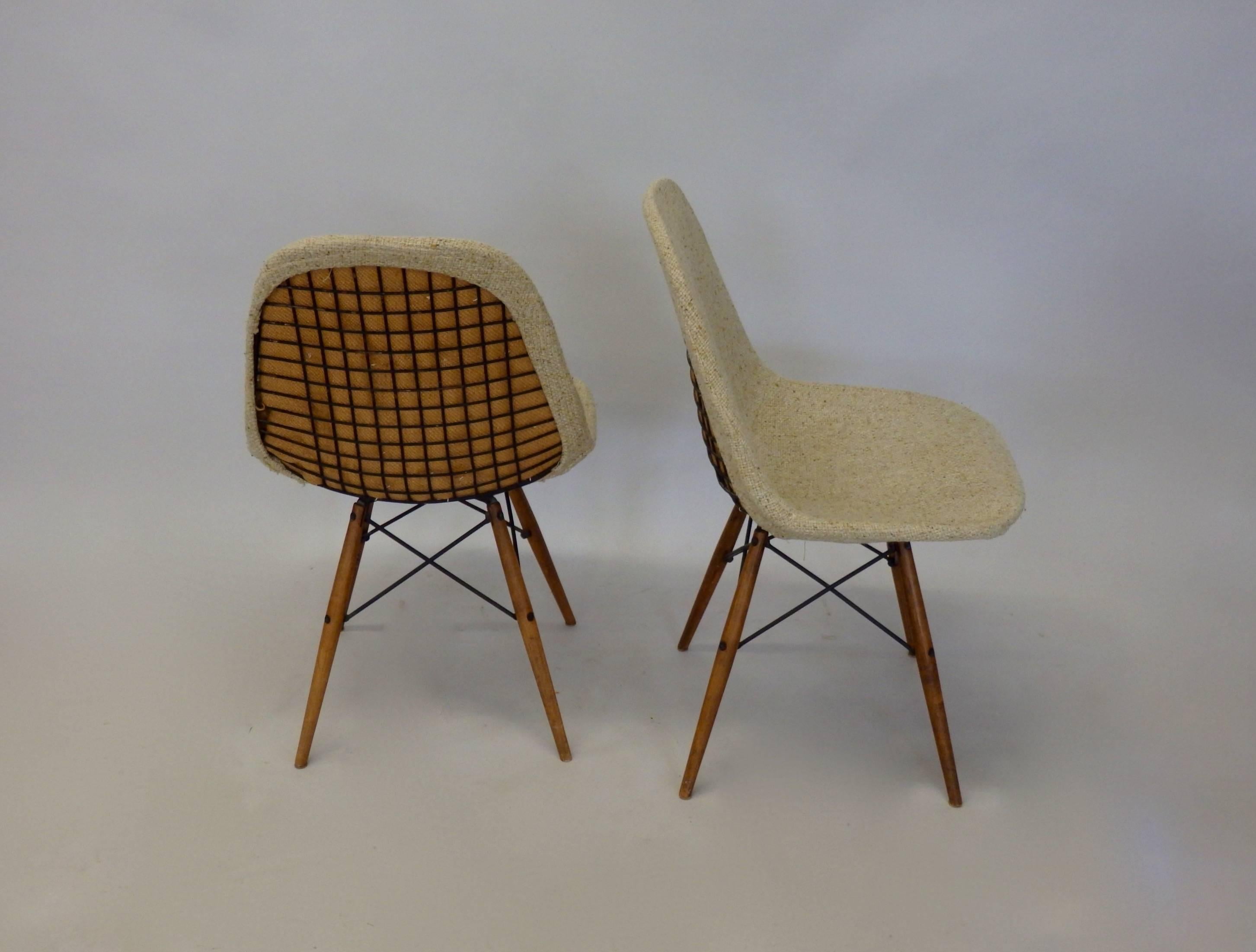 Eames Dowel Leg Wire Chairs In Excellent Condition In Ferndale, MI