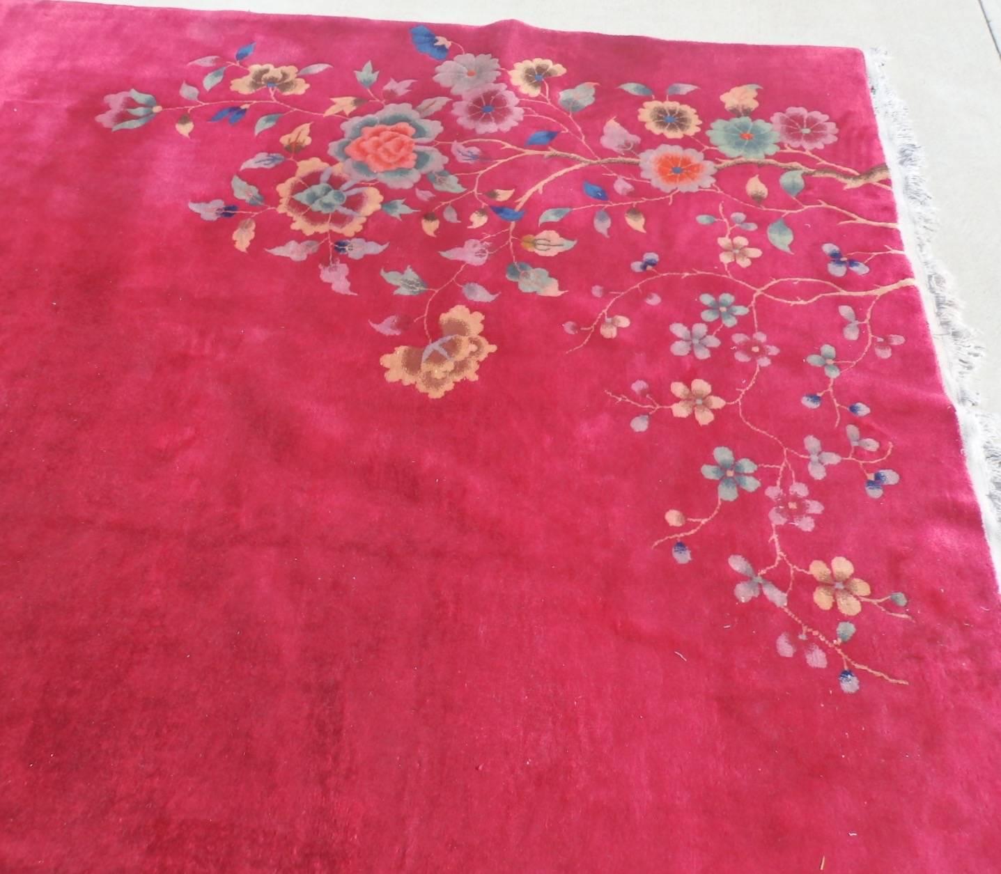 Nichols Chinese Art Deco Wool Rug In Excellent Condition For Sale In Ferndale, MI