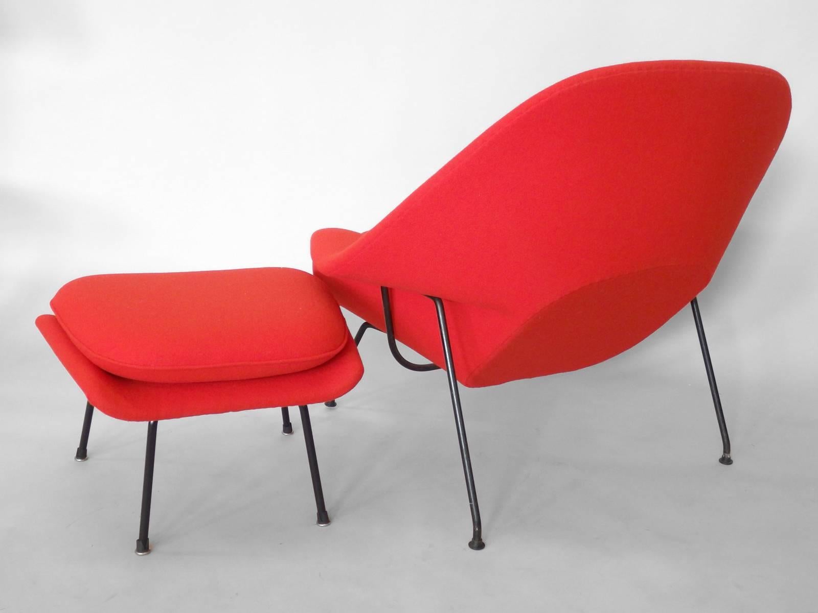 Mid-Century Modern Early Production Eero Saarinen for Knoll Womb Chair with Ottoman