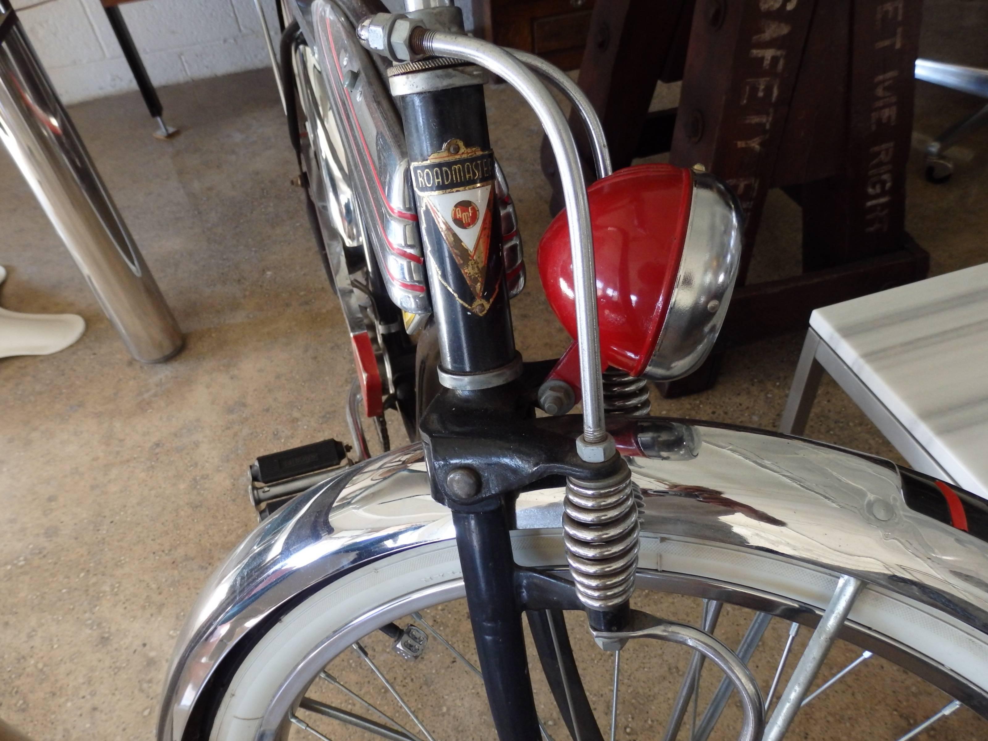 AMF Luxury Liner Roadmaster Balloon Tire vintage 50s cruiser Bicycle In Excellent Condition In Ferndale, MI