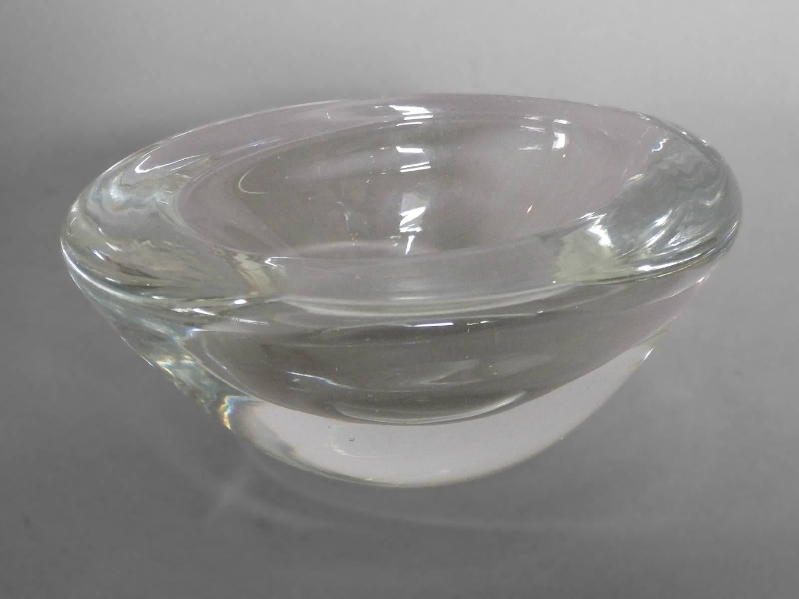 Two Substantial Glass Bowls In Excellent Condition In Ferndale, MI