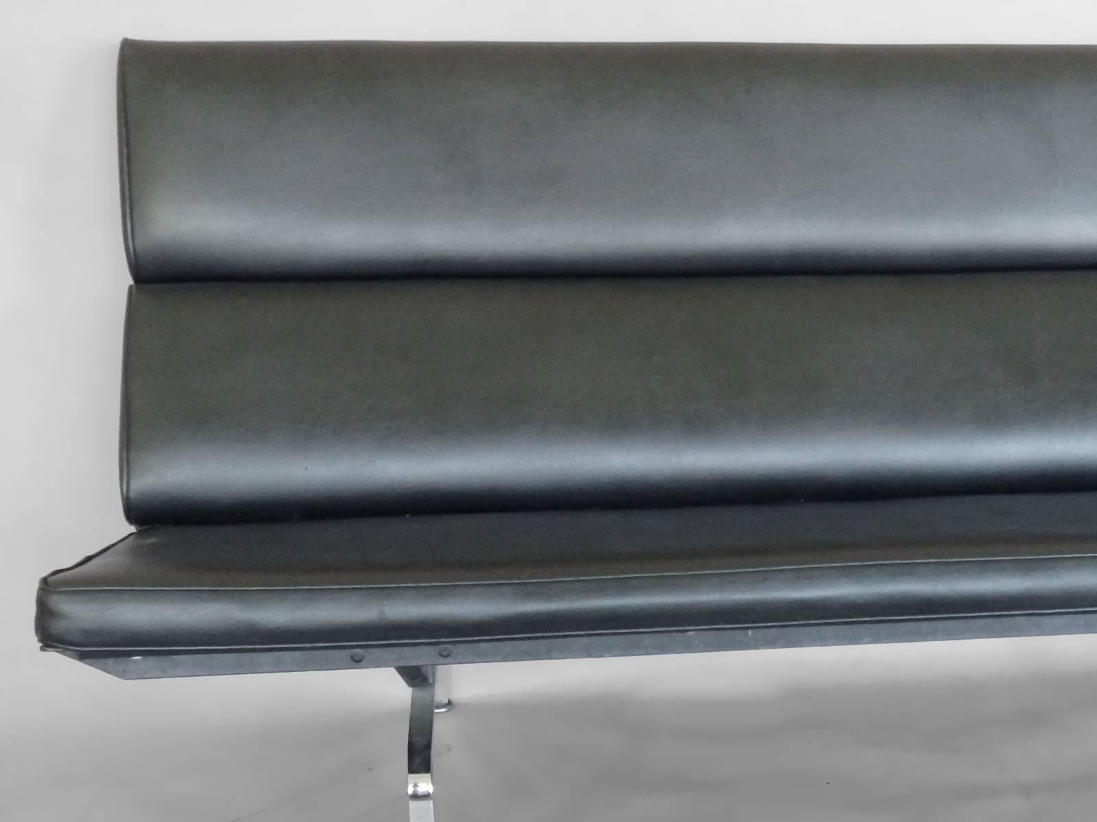 Eames for Herman Miller Black Compact Sofa In Excellent Condition In Ferndale, MI