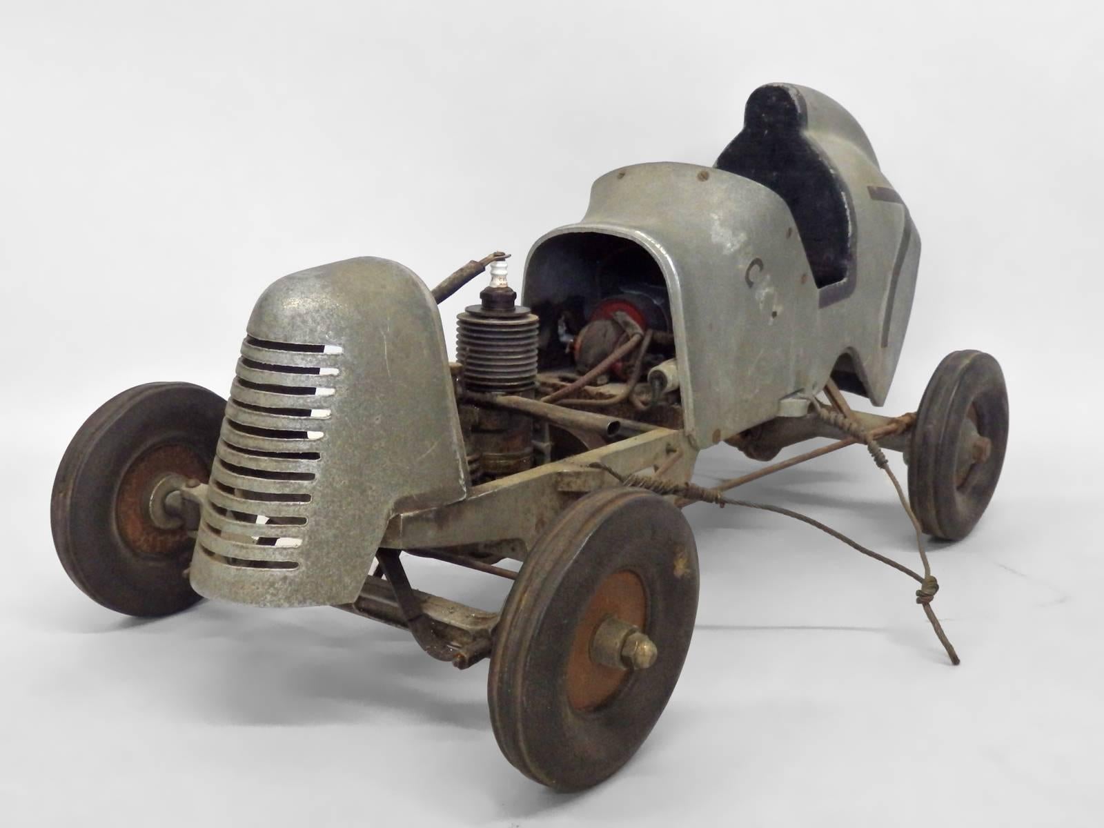 Large 1940s magnesium bodied tether race car. Speed chief. 