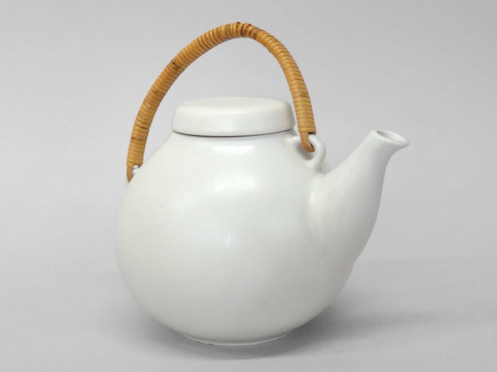 Mid-Century Modern Matte White Pottery Modernist Teapot Arabia Finland