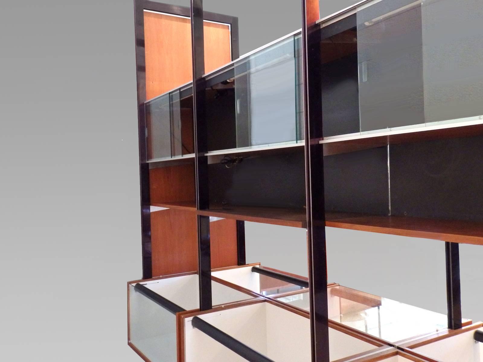 Rare custom contract George nelson walk around CSS display case room divider by George Nelson for Herman Miller. 