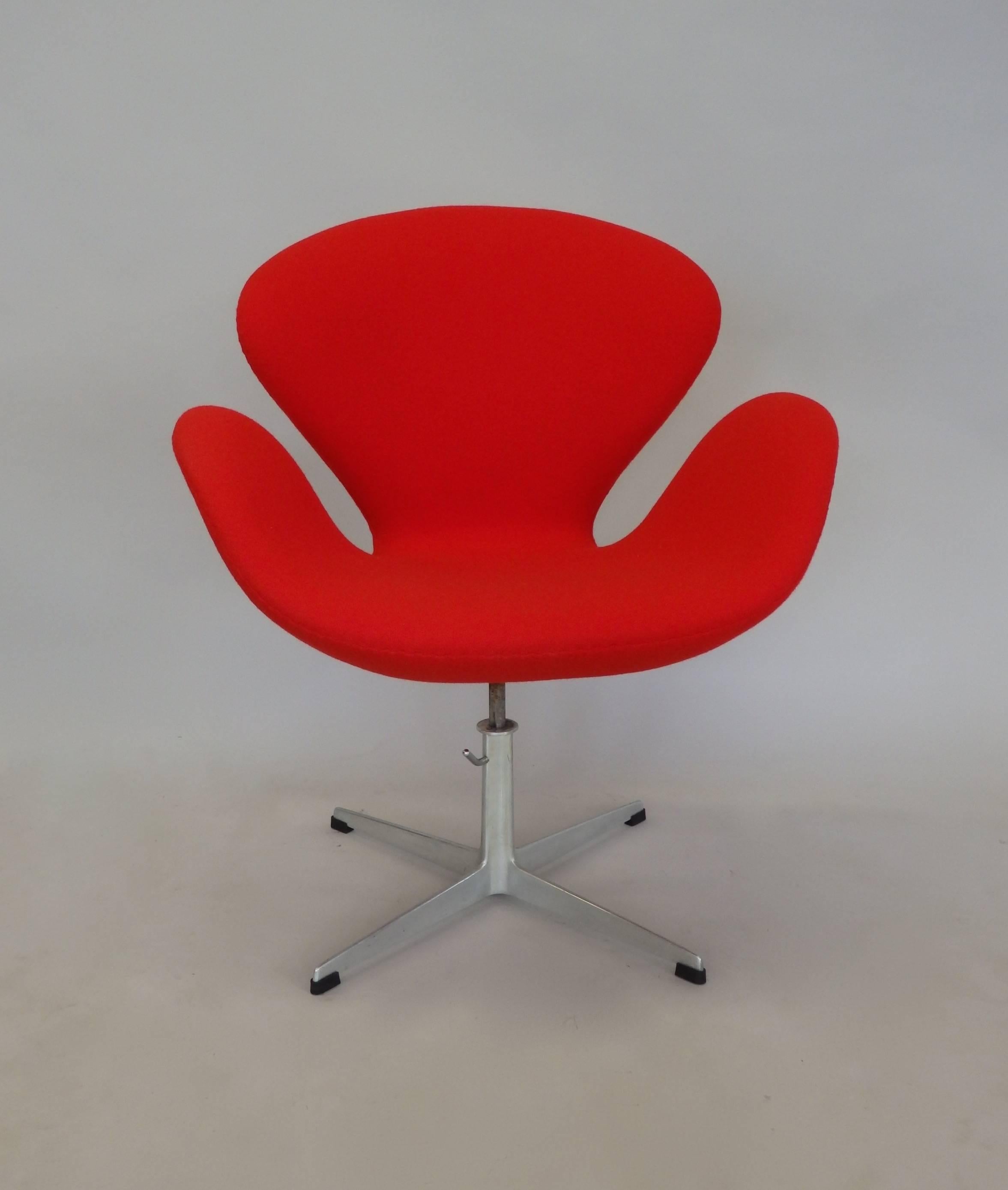 Fabric Correctly Restored Arne Jacobsen for Fritz Hansen Adjustable Height Swan Chair