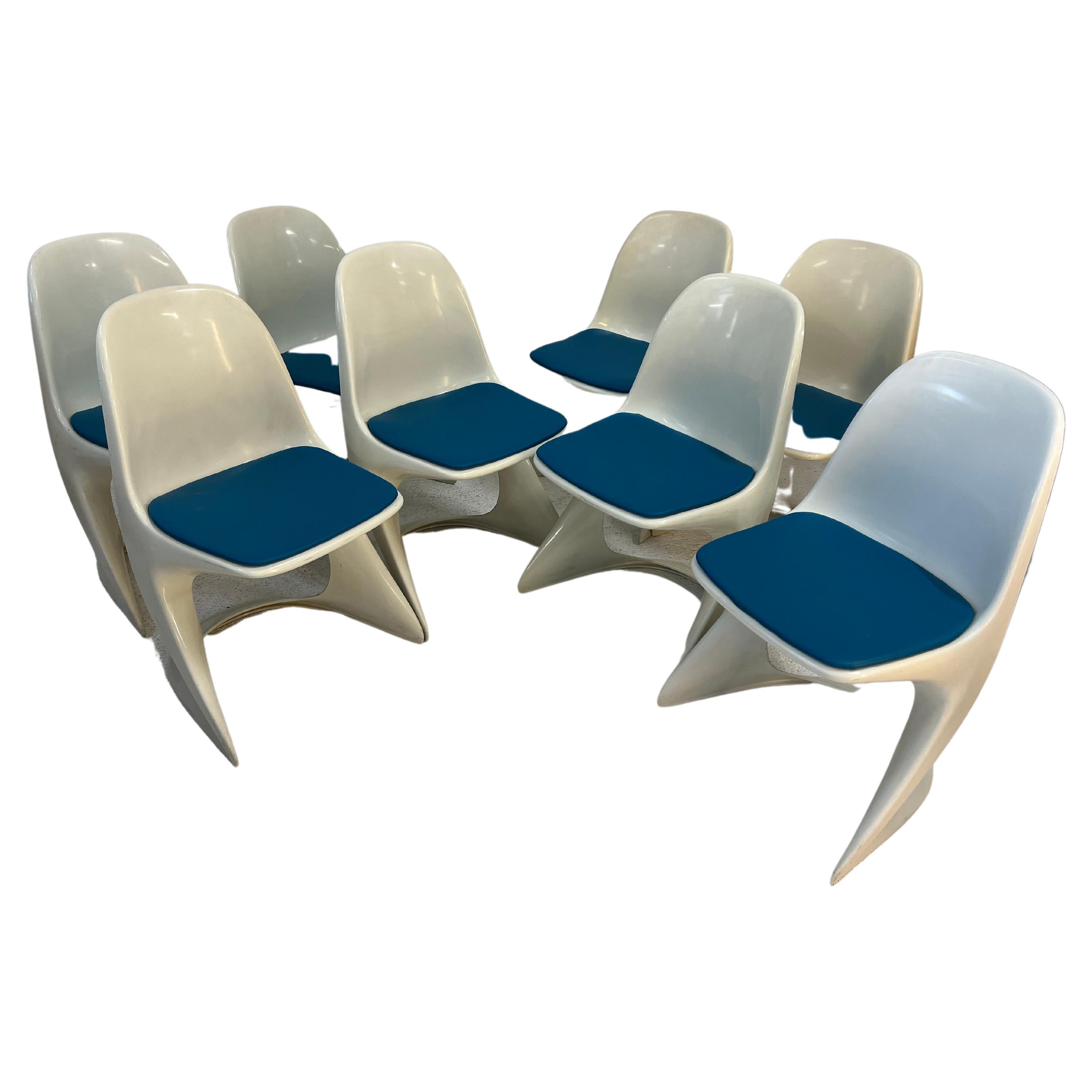 
The classic from the 1970s.
Original Casala chair model 2001/2002.
Designed by Alexander Begge for Casala. Made in W. Germany 

series of 8 Casala chairs in resin by Alexander Begge
the cushions have been redone in skai in a petrol blue
the base is