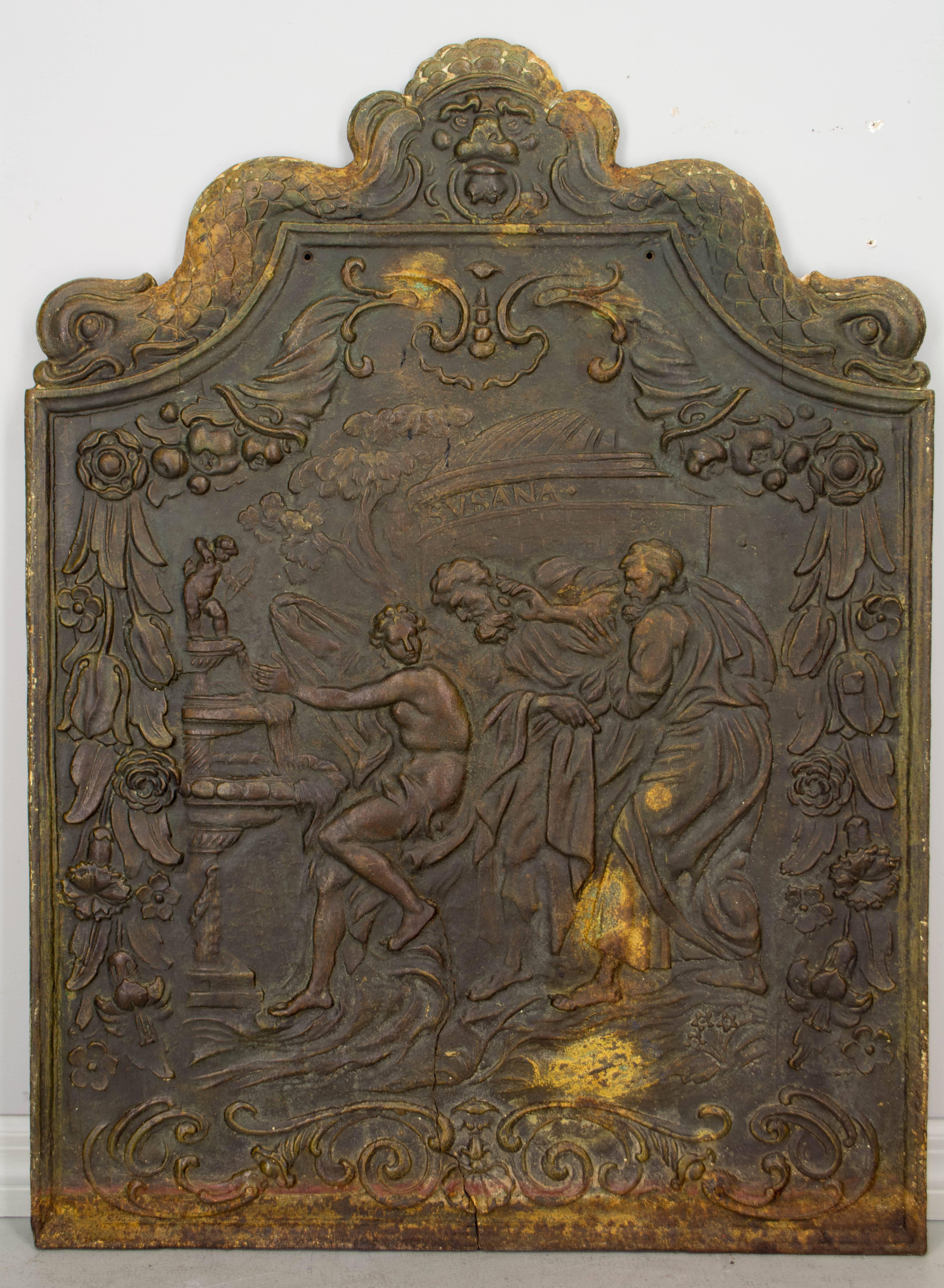 Français Plaque de cheminée en fonte française du XVIIIe siècle en vente