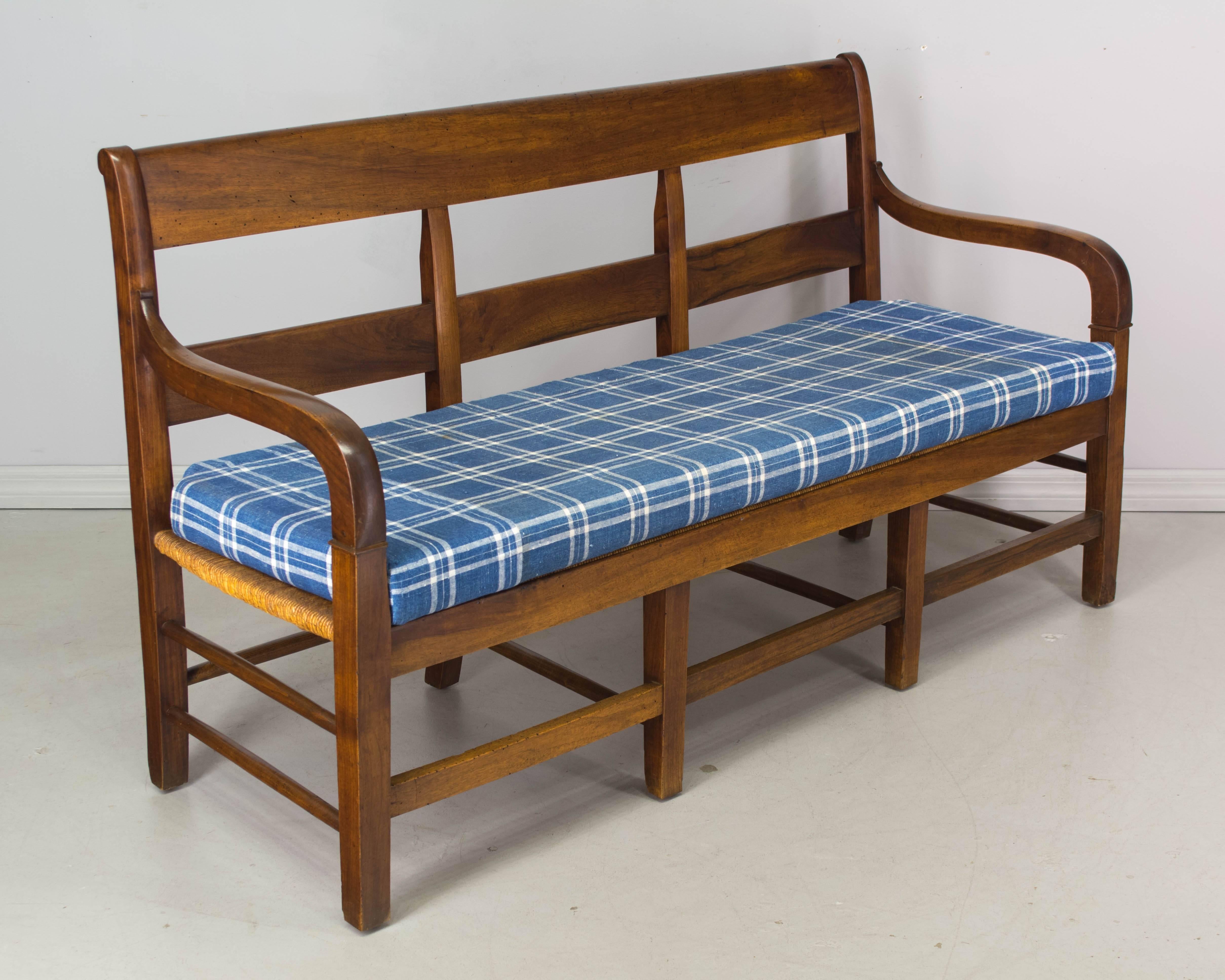 19th Century Country French Banquette or Settee In Excellent Condition In Winter Park, FL
