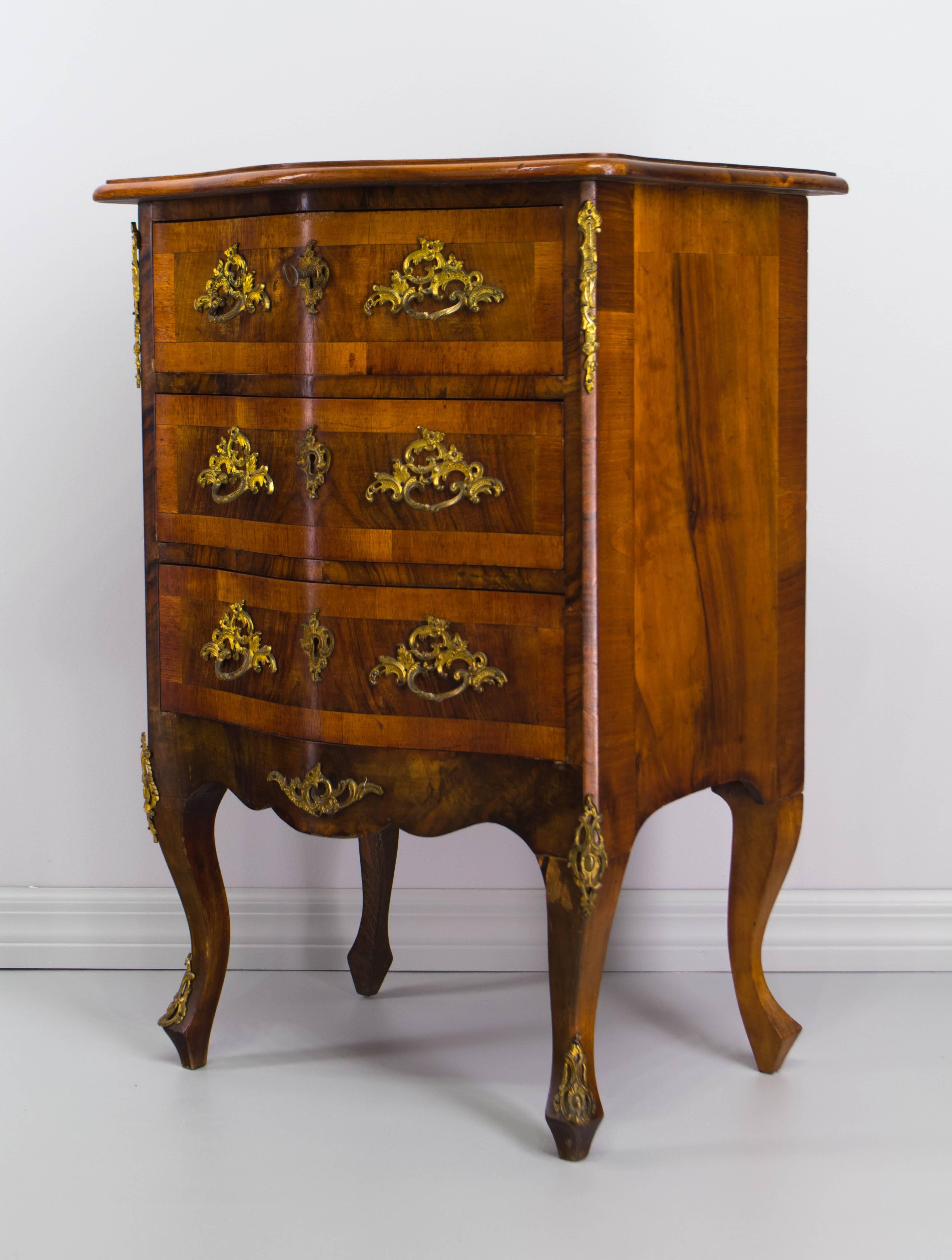 Louis XV Style Commode or Chest of Drawers In Excellent Condition In Winter Park, FL