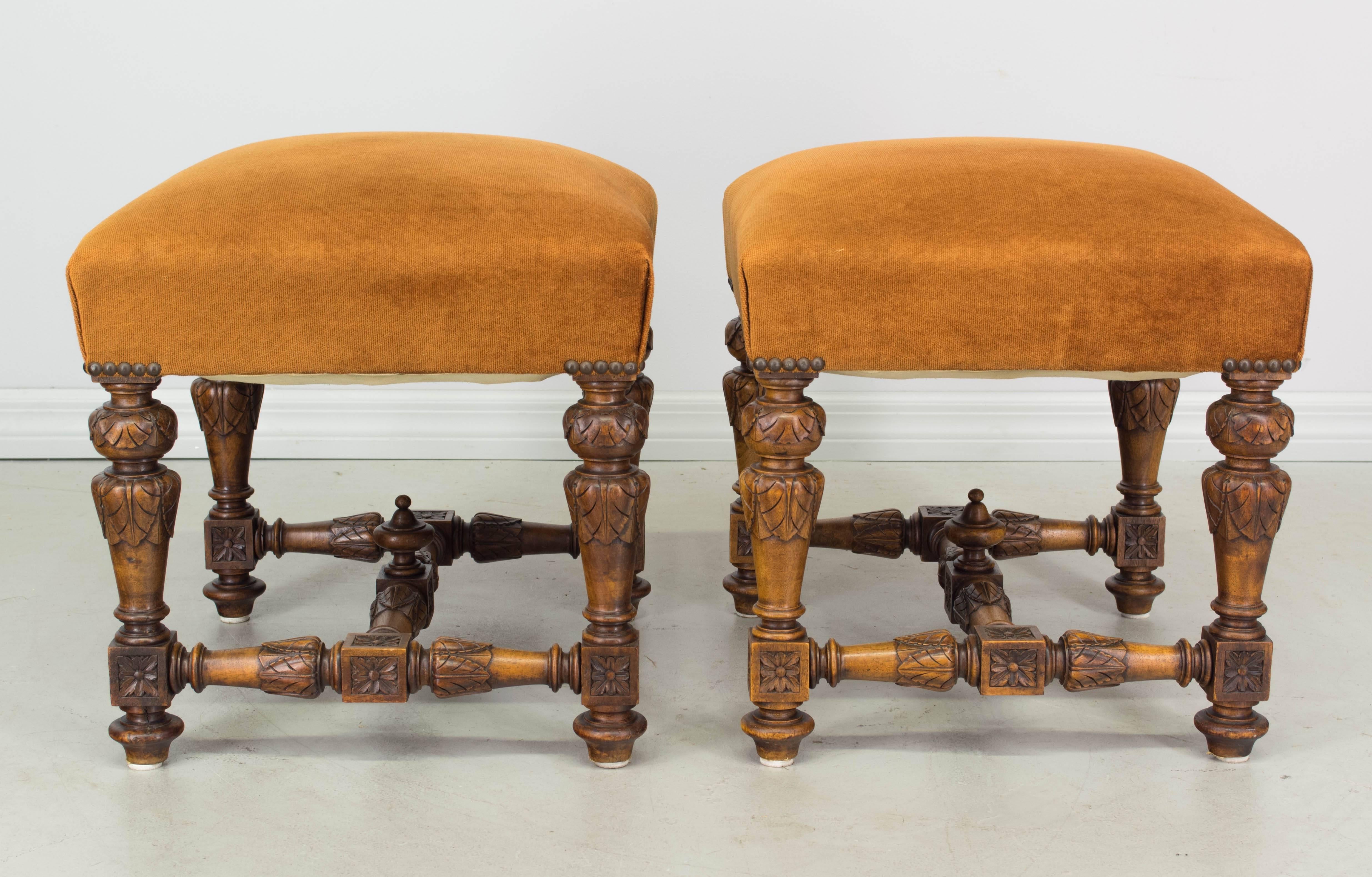 Pair of French Stools In Excellent Condition In Winter Park, FL