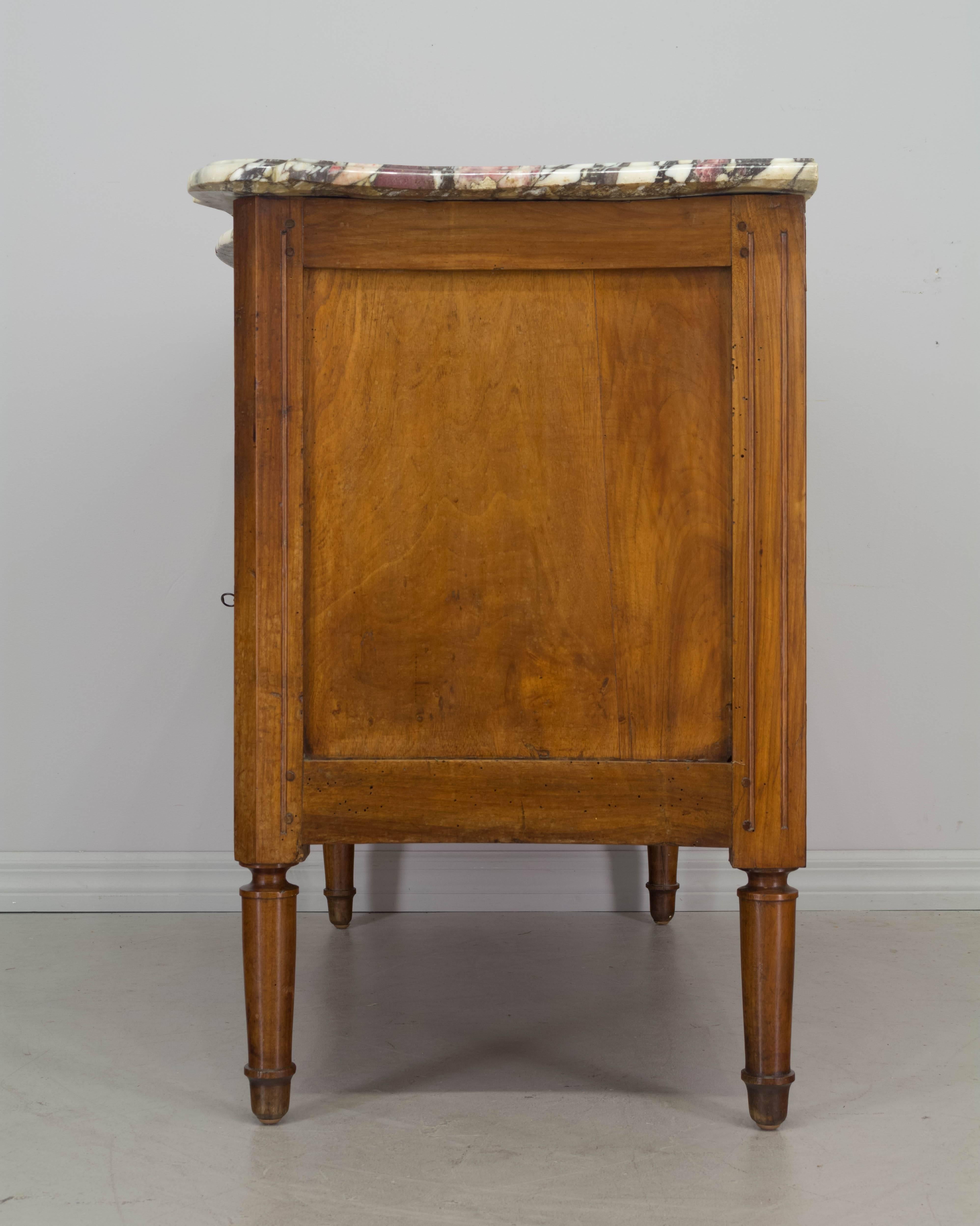 18th Century and Earlier 18th Century Louis XV Serpentine Commode