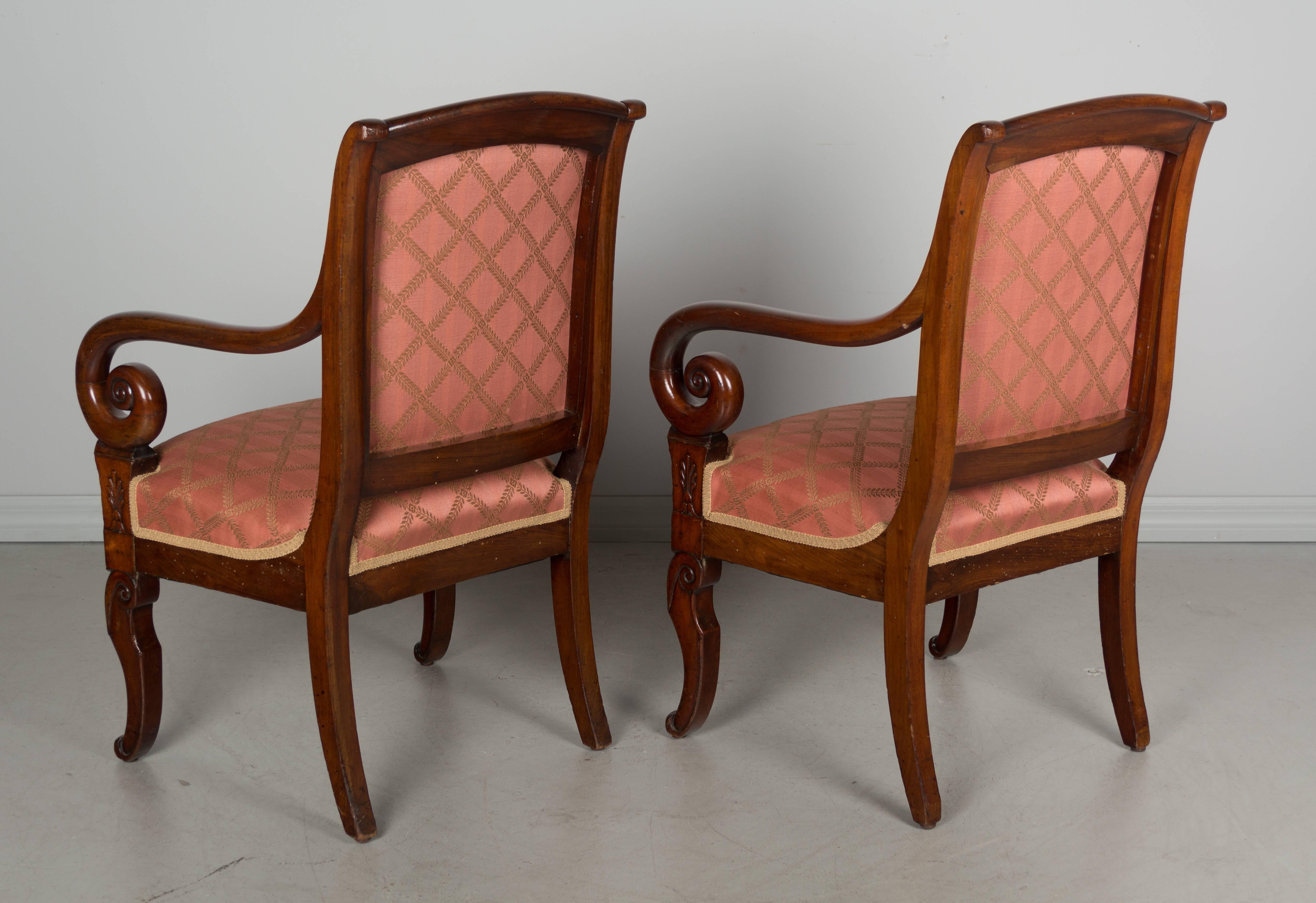 Pair of 19th Century French Restauration Armchairs In Excellent Condition In Winter Park, FL