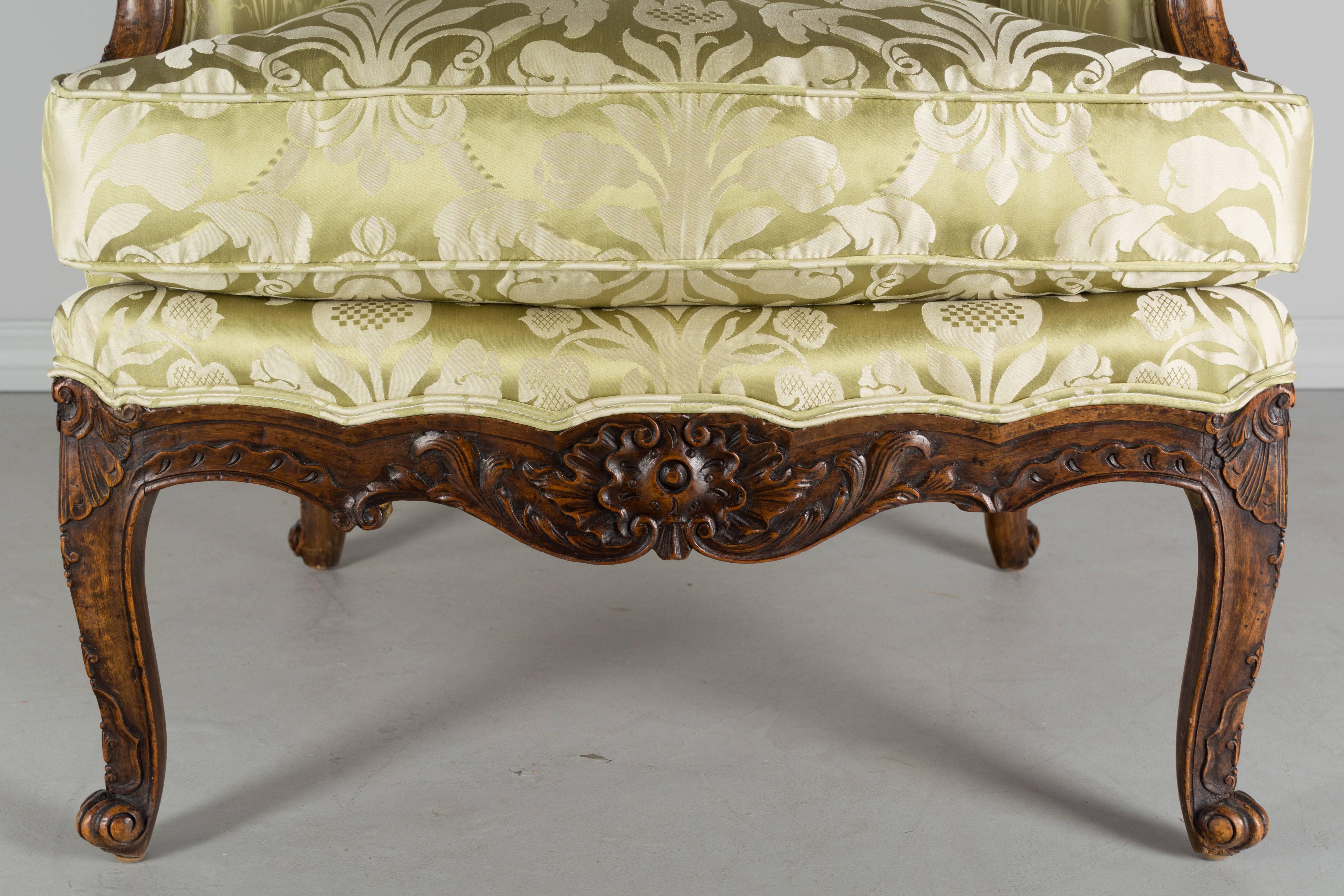 19th Century Louis XV Style French Bergere 4