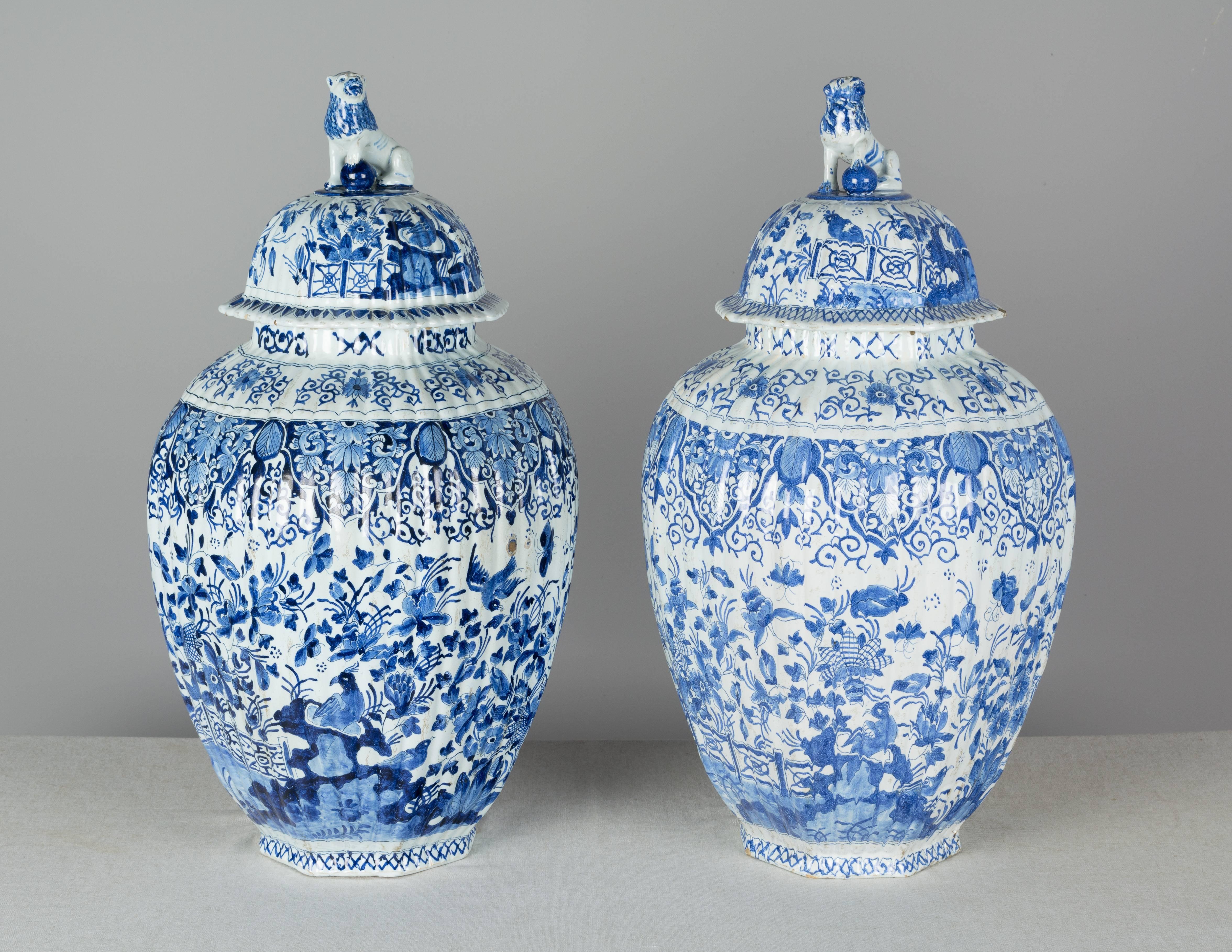 Pair of Large 17th Century Delft Jars In Excellent Condition In Winter Park, FL