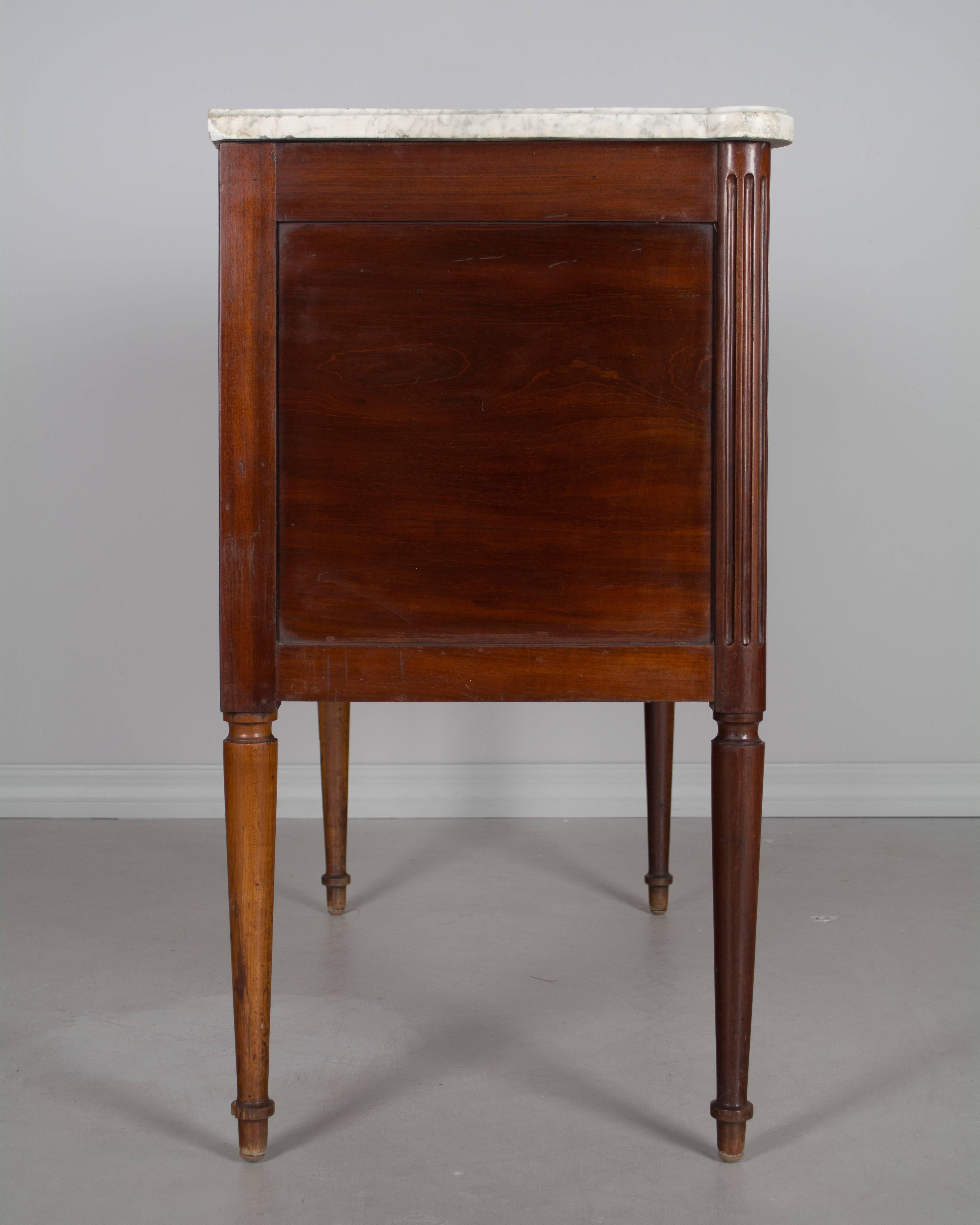 18th Century Louis XVI Mahogany Commode In Excellent Condition In Winter Park, FL