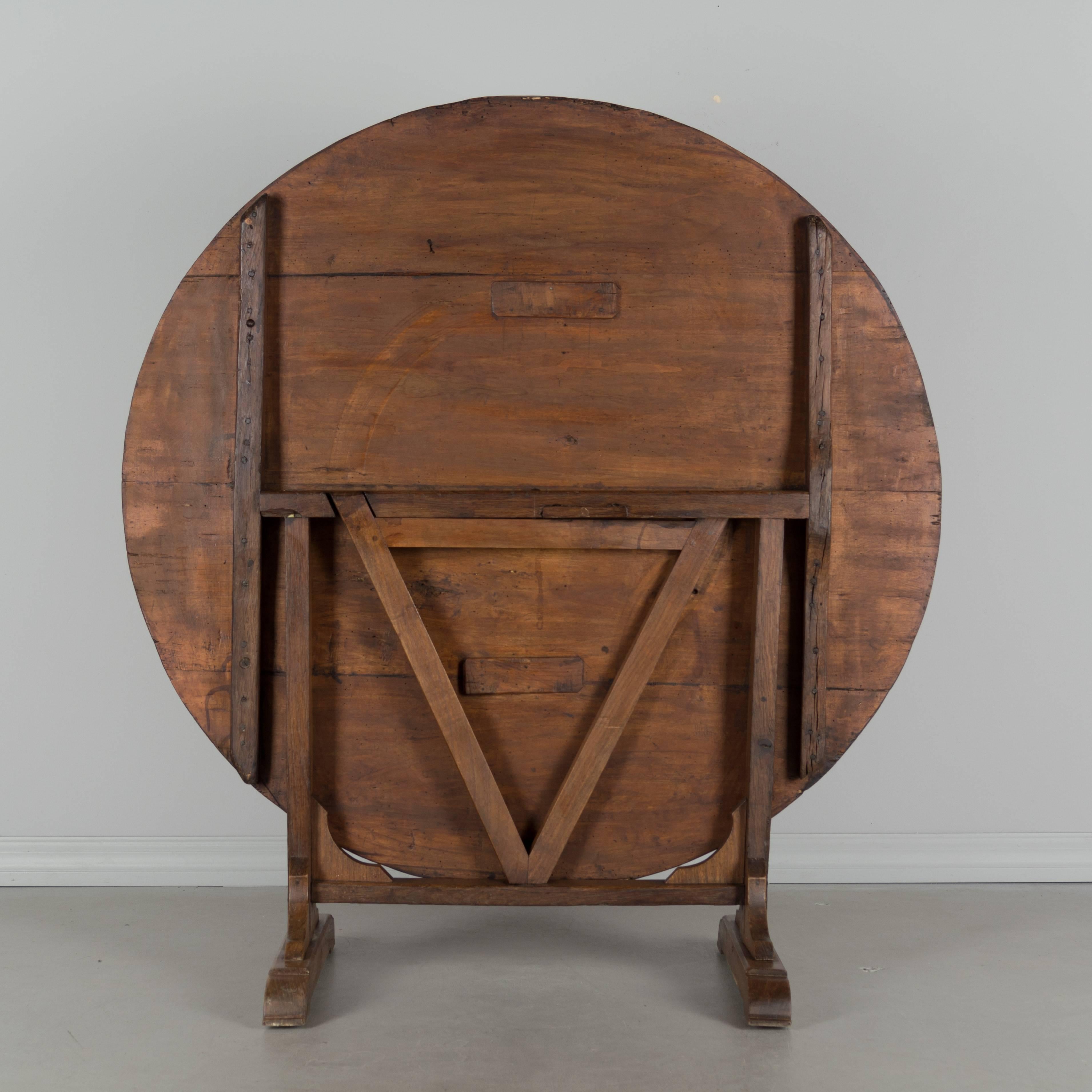 19th Century French Wine Tasting Table or Tilt-Top Table In Good Condition In Winter Park, FL