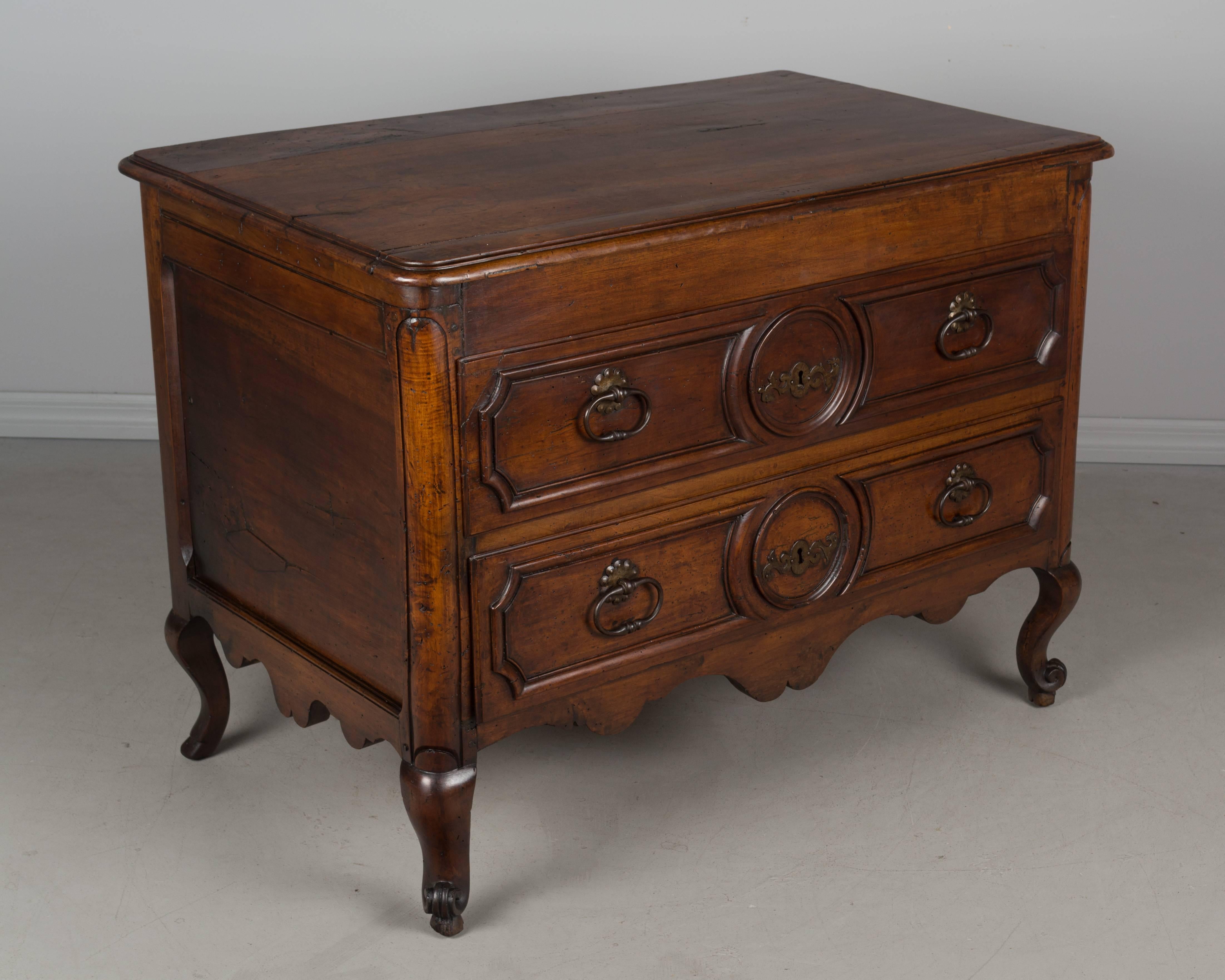 19th Century Louis XV Style Walnut Commode In Good Condition In Winter Park, FL