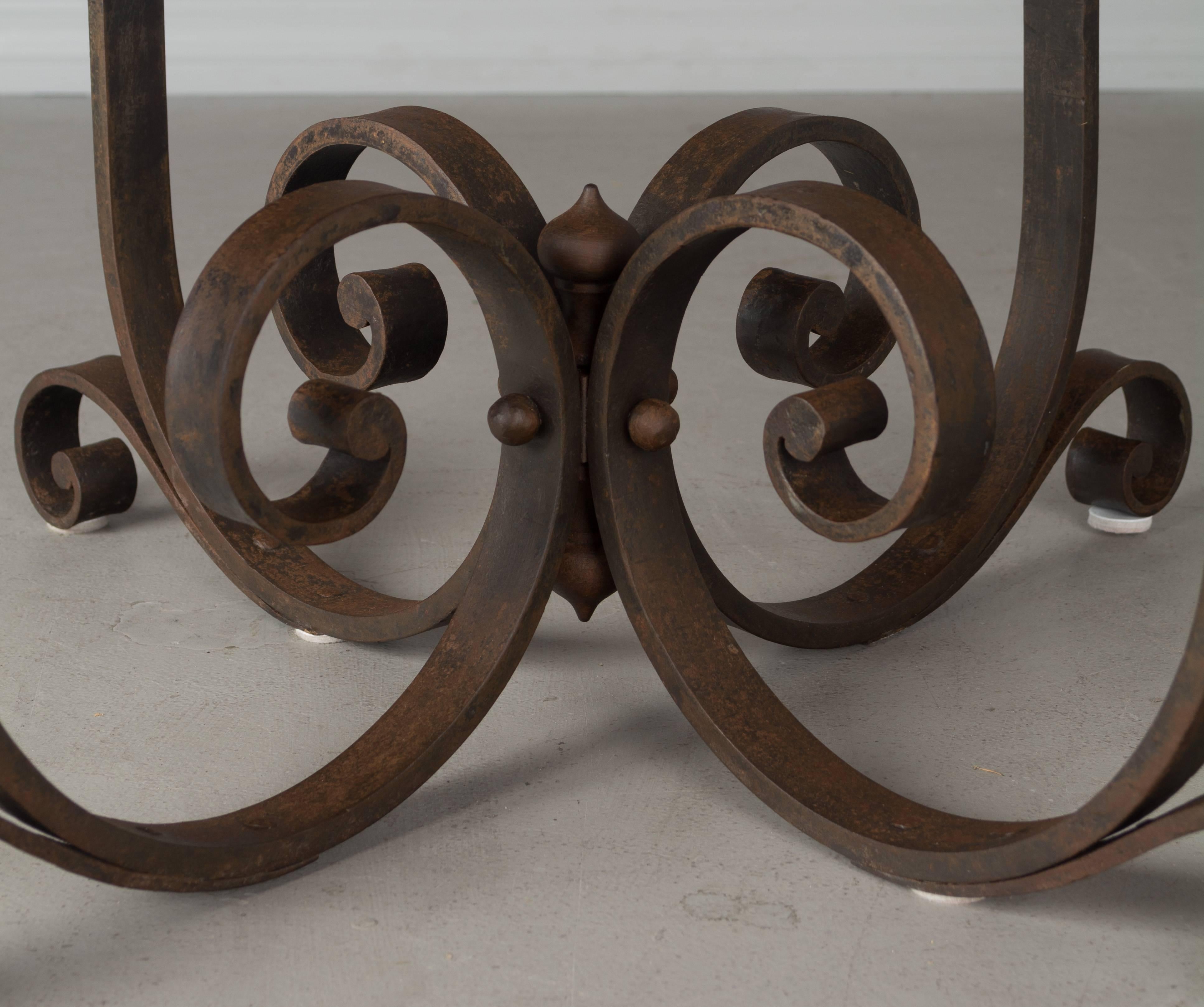 French Art Deco Wrought Iron Marble-Top Table For Sale 3